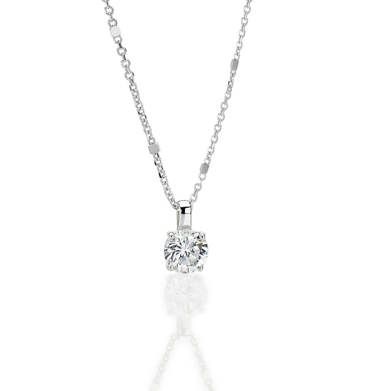 Elegante halsketting uit de Naiomy Moments collectie met een solitair zirkoon steentje gemaakt uit 925 sterling zilver. Lengte van 45 cm met extra oogjes op 40 en 42cm. Draag deze ketting solo voor een subtiele look of combineer met andere sieraden voor meer impact.