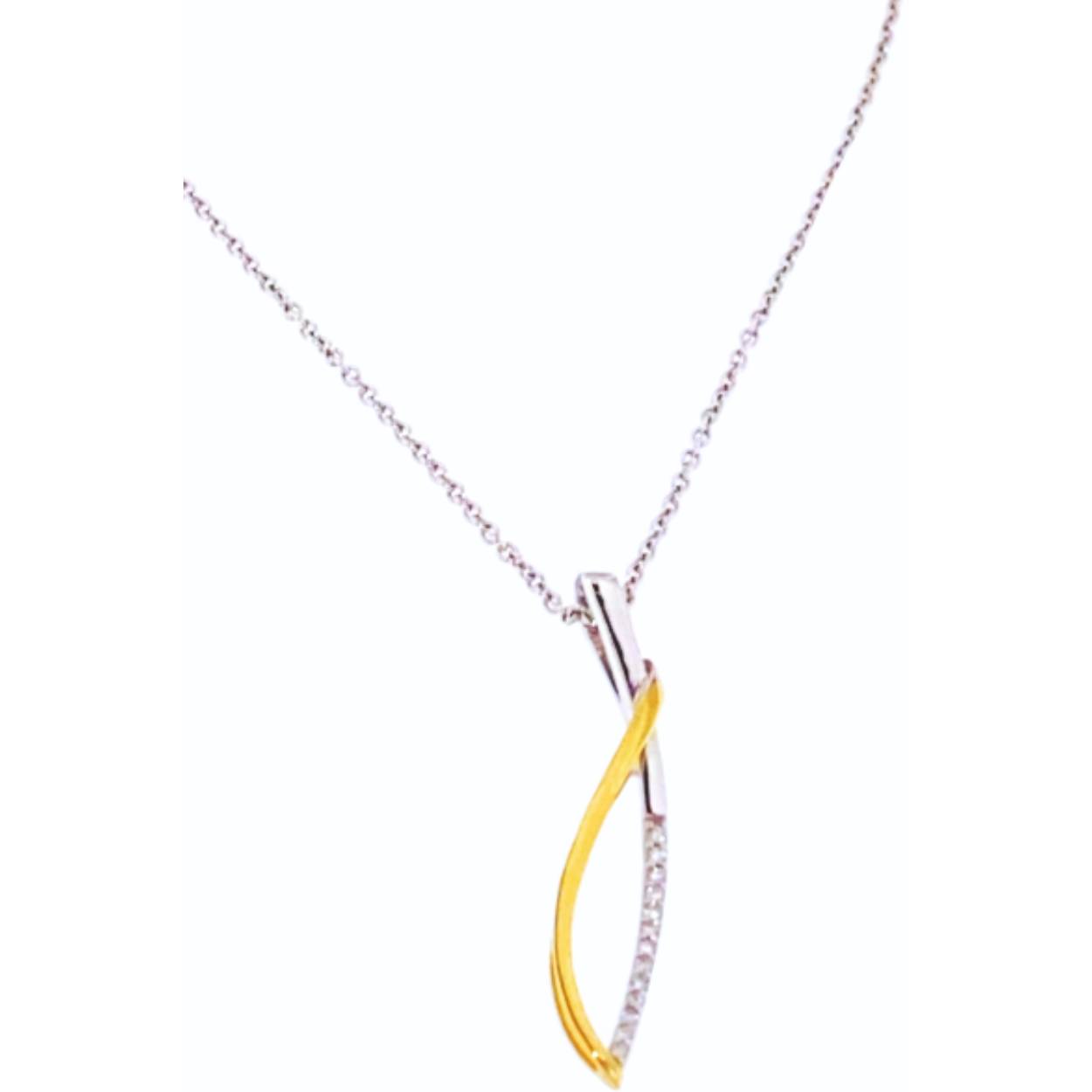 hanger in geel goud 18kt met diamant 0.06ct gezet in wit goud
de prijs is zonder ketting, ketting zoals op de foto is ref.21629 
