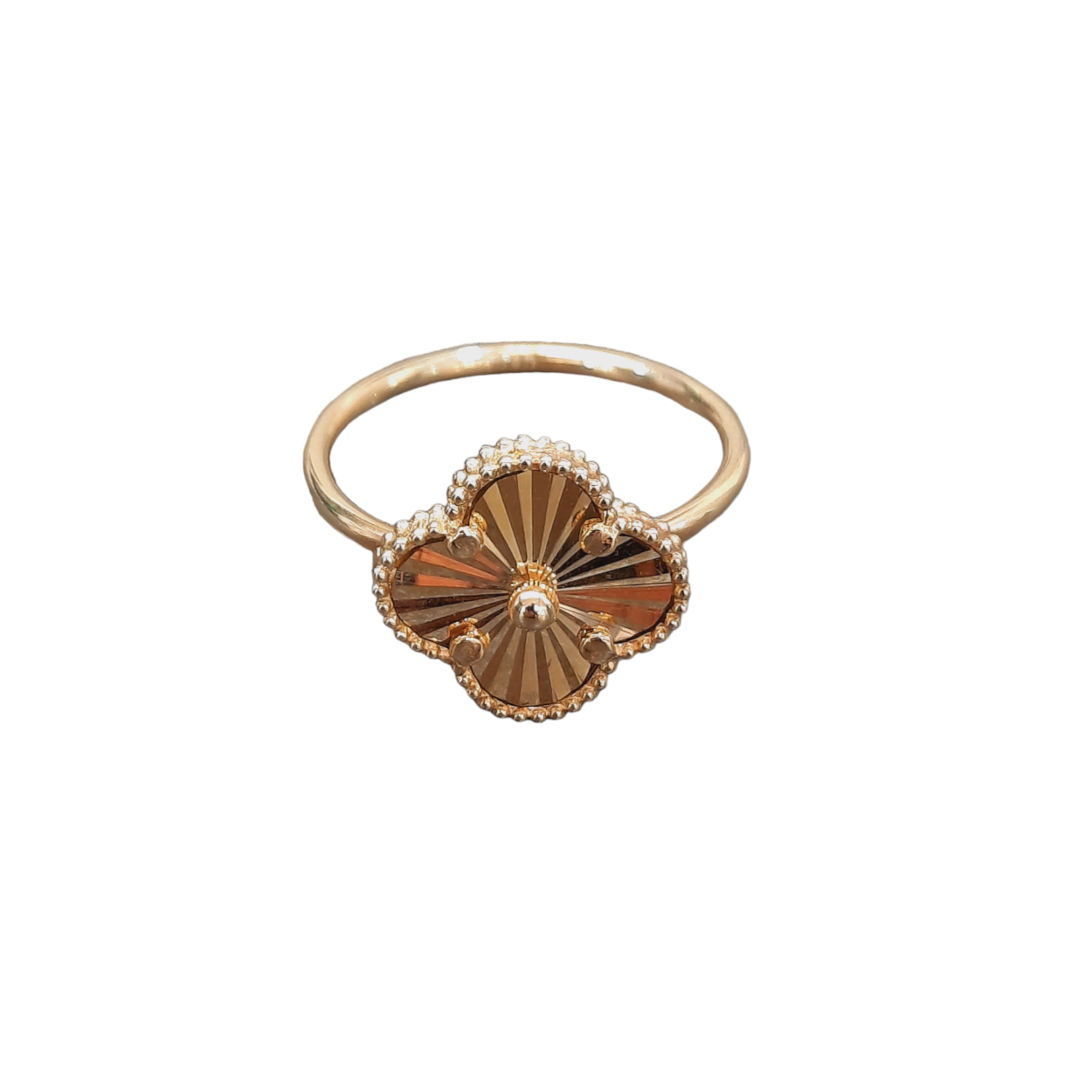 De gouden damesring met modelnummer BREA-RDL-0002808 is een verfijnd sieraad met de volgende kenmerken: 14-karaats goud, glanzende afwerking, maat 54, elegant goudkleurig. Perfect om elke dag te dragen bij zowel casual als chique outfits, of als een opvallend accent bij speciale gelegenheden. Voeg een vleugje luxe toe aan je look met deze prachtige ring.