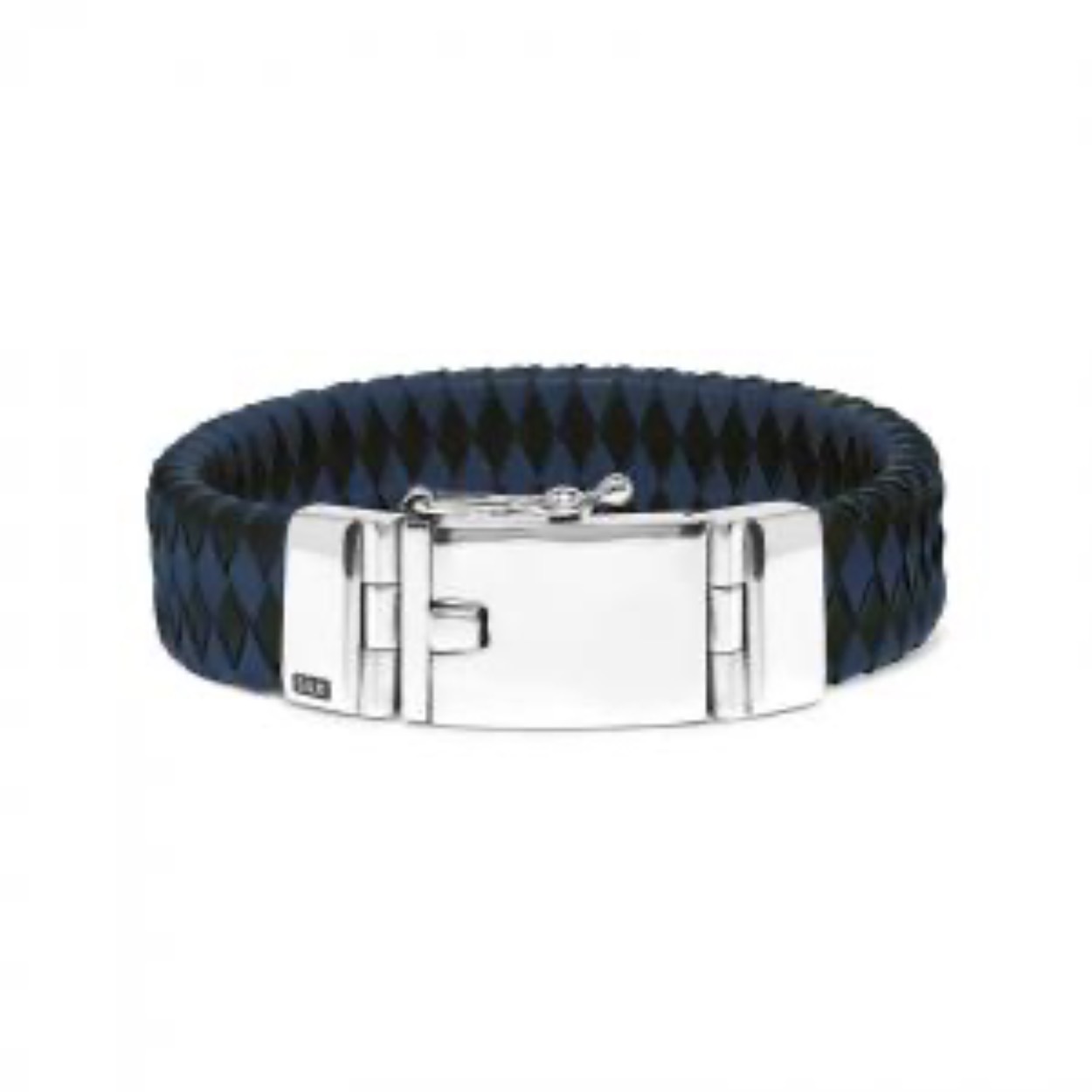 Deze prachtige armband is gemaakt van zwart/blauw leder en heeft een lengte van 21 cm. Het is perfect voor zowel casual als formele gelegenheden. De armband is voorzien van een stevige sluiting voor een veilige pasvorm. Draag hem alleen of combineer hem met andere armbanden voor een speelse look. Een must-have accessoire voor elke stijlbewuste persoon.