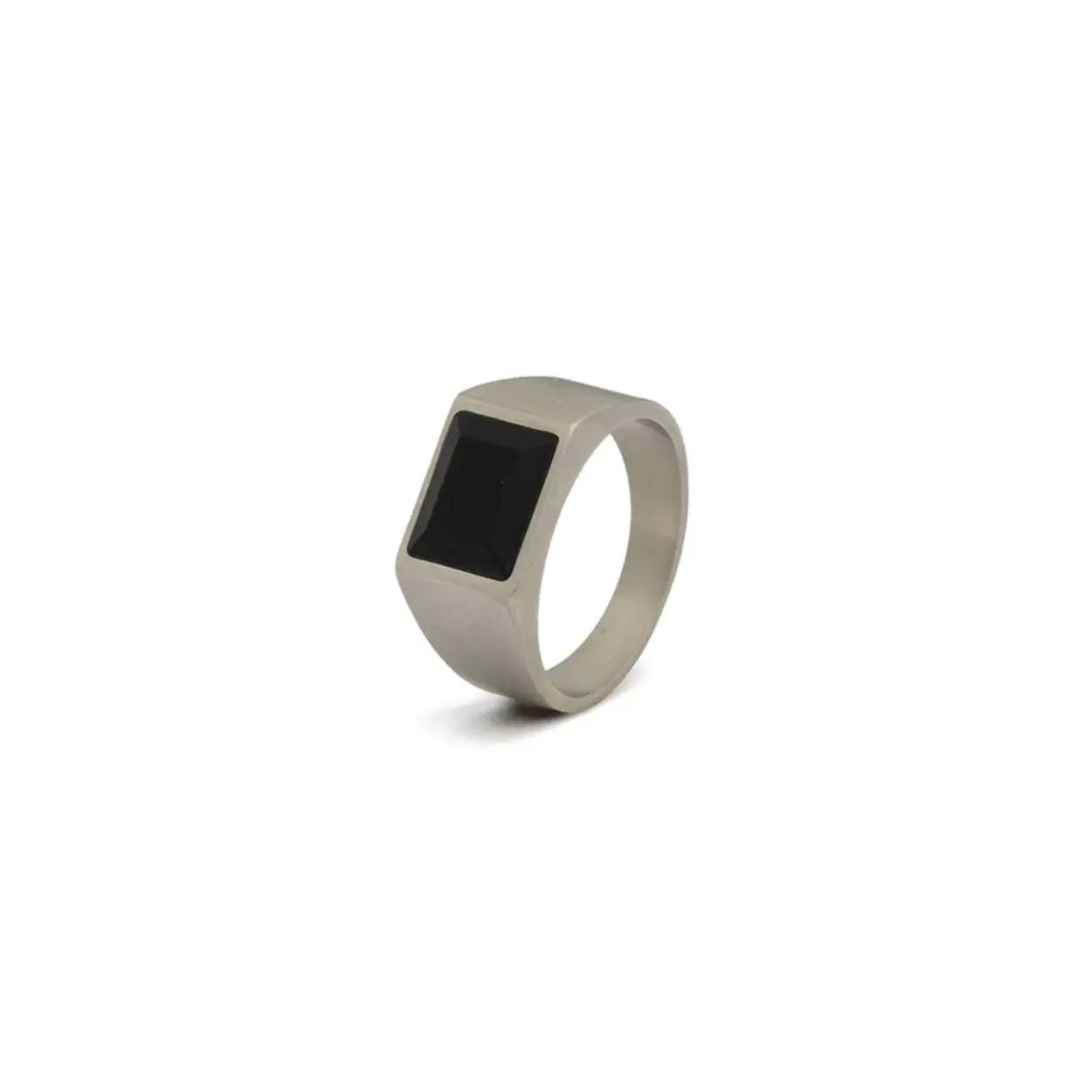Accessoires maken de man. Toon je ware aard met deze Gemini ring Credo Silver Black CRE01. De heren ring is vervaadigd uit titanium en afgewerkt met een natuursteen. De Agate steen is afkomstig uit USA. Deze kwarts ontslast je van stress.