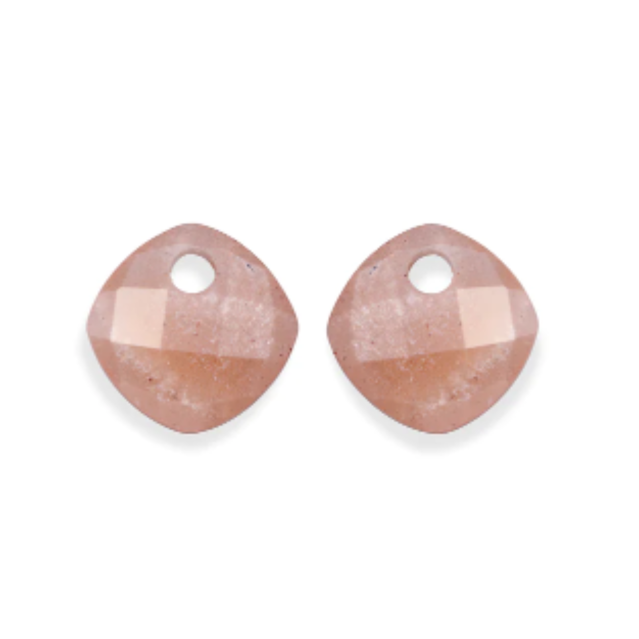 .De Sunstone Cushion Cut is een perfecte nieuwe toevoeging aan jouw collectie! Een prachtige steen om aan jouw favoriete creolen te hangen. 