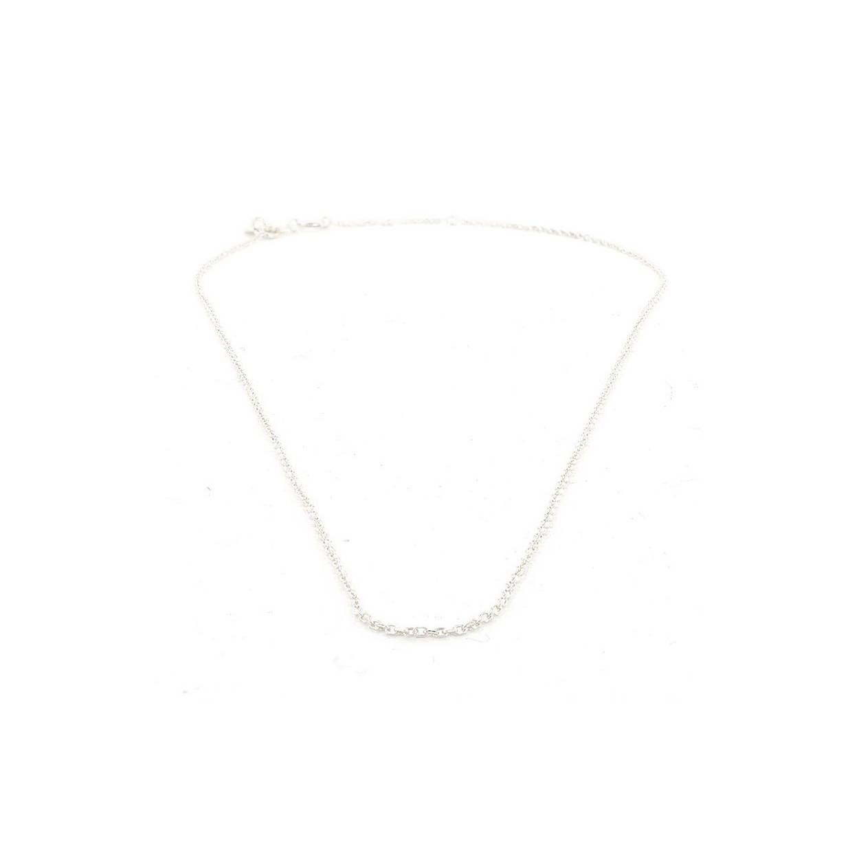 Imotionals collier met lengte-verstelbaar oogjes. 

Gebruik speciaal deze ketting voor de Imotionals hangers. De ketting heeft een kleiner oogje dan standaard kettingen. Met een standaard ketting is het oogje te groot om de charms aan de ketting te rijgen.

Alle Imotionals sieraden zijn gemaakt van sterling zilver (925) en voorzien van een extra rodium laag. Het zilver verkleurt hierdoor niet.

Lengte: 70 cm (68, 69, 70)