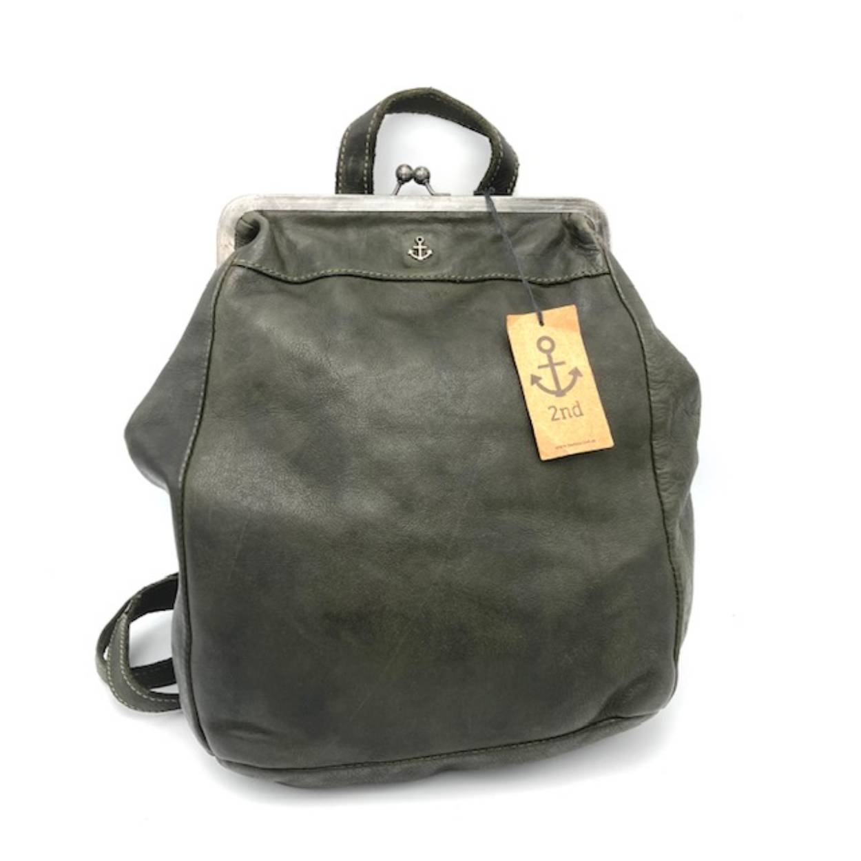 Afmetingen~:
Hoogte 28cm x breed 22cm x diep 11cm
