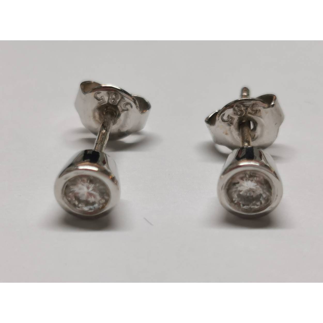 14 Karaat wit gouden oorstekers diamant 