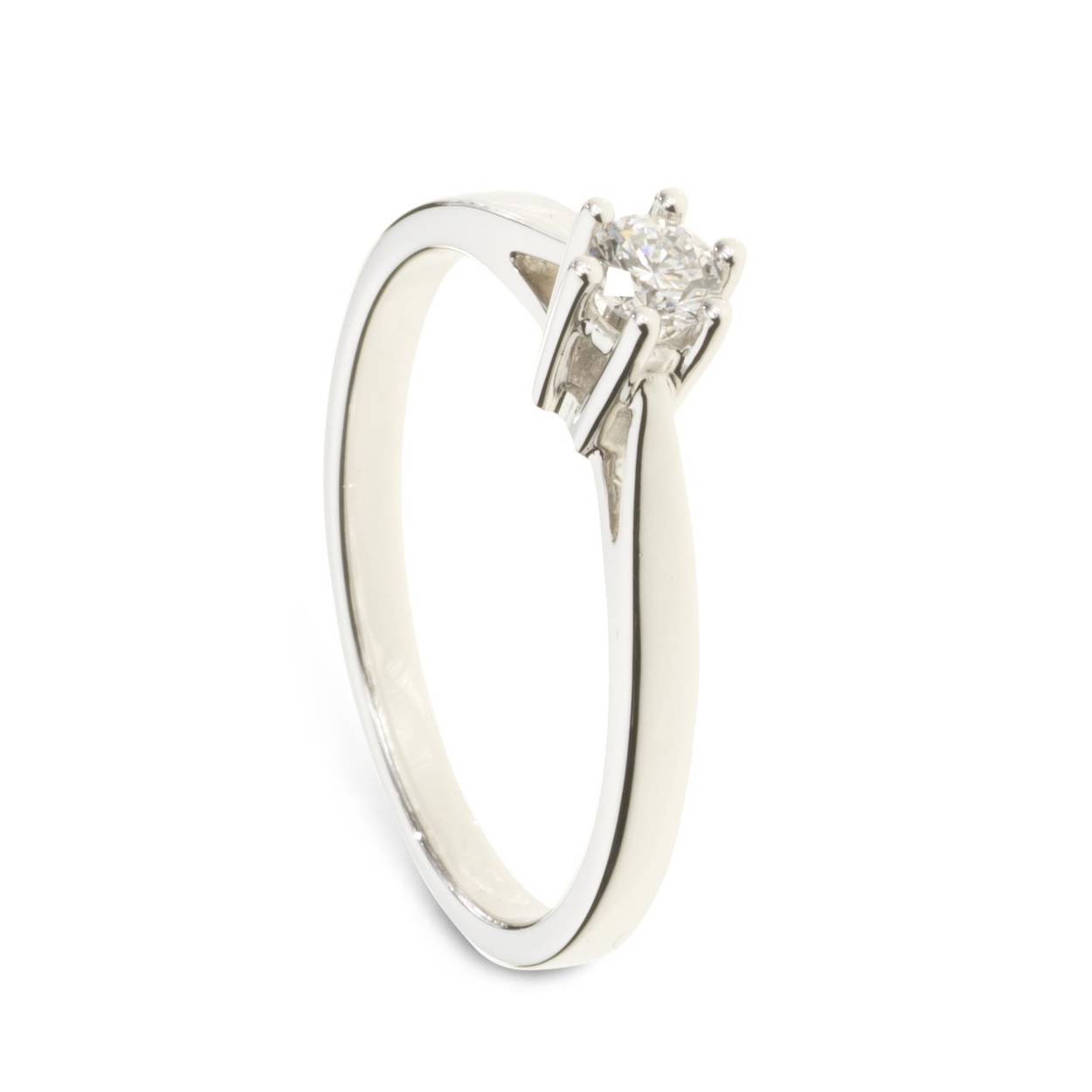 14 krt witgouden ring met 0.06ct briljantgeslepen diamant in 6-poot chaton. Deze ring zit in de groeibriljant-serie, vraag naar de mogelijkheden.