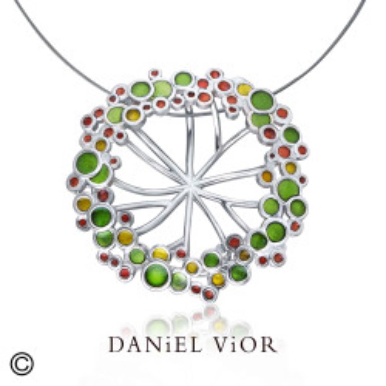 hanger UMBELA van Daniel Vior, van gerhodineerd zilver en groen emaille