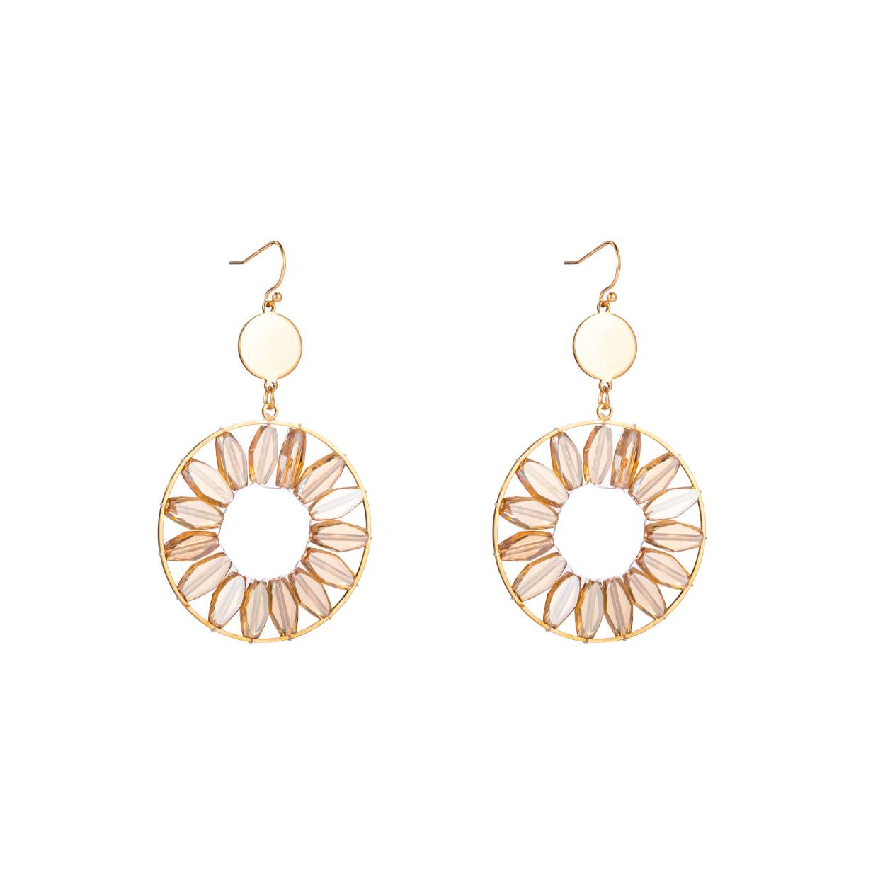Van grote statement oorbellen tot klassieke oorringetjes of – knopjes - in onze collectie komen oorbellen in alle soorten en maten terug, maar steeds van mooie kwaliteit en in lijn met de laatste nieuwe trends.

Rays of Beads