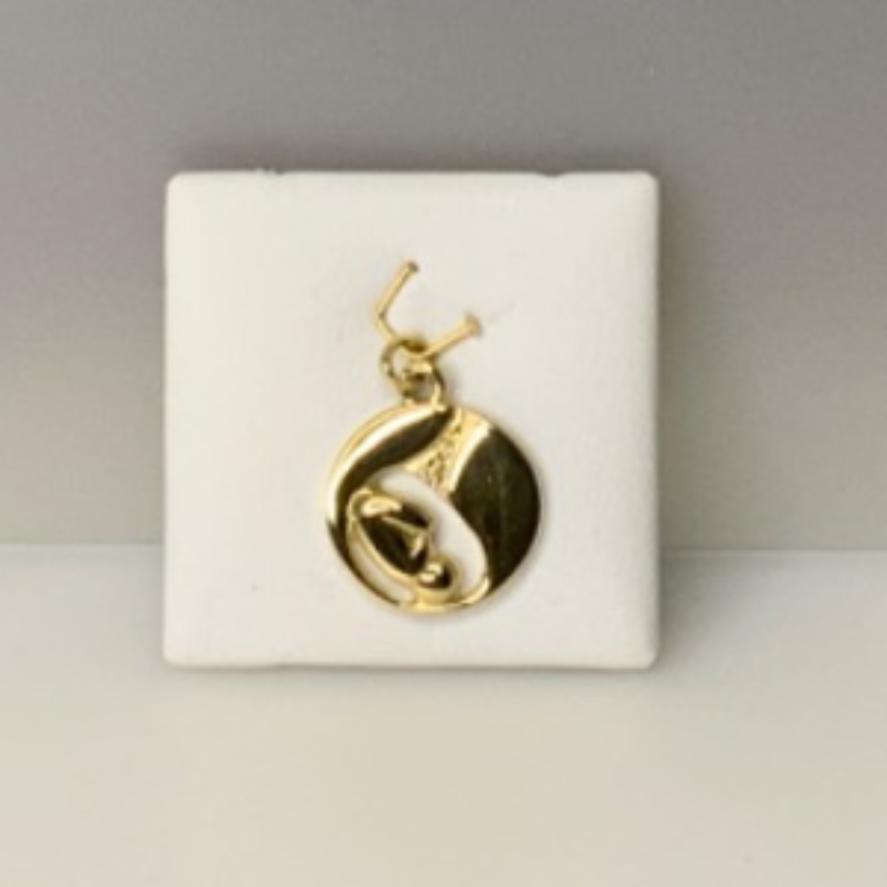 Gouden baby in buik goud hanger/bedel