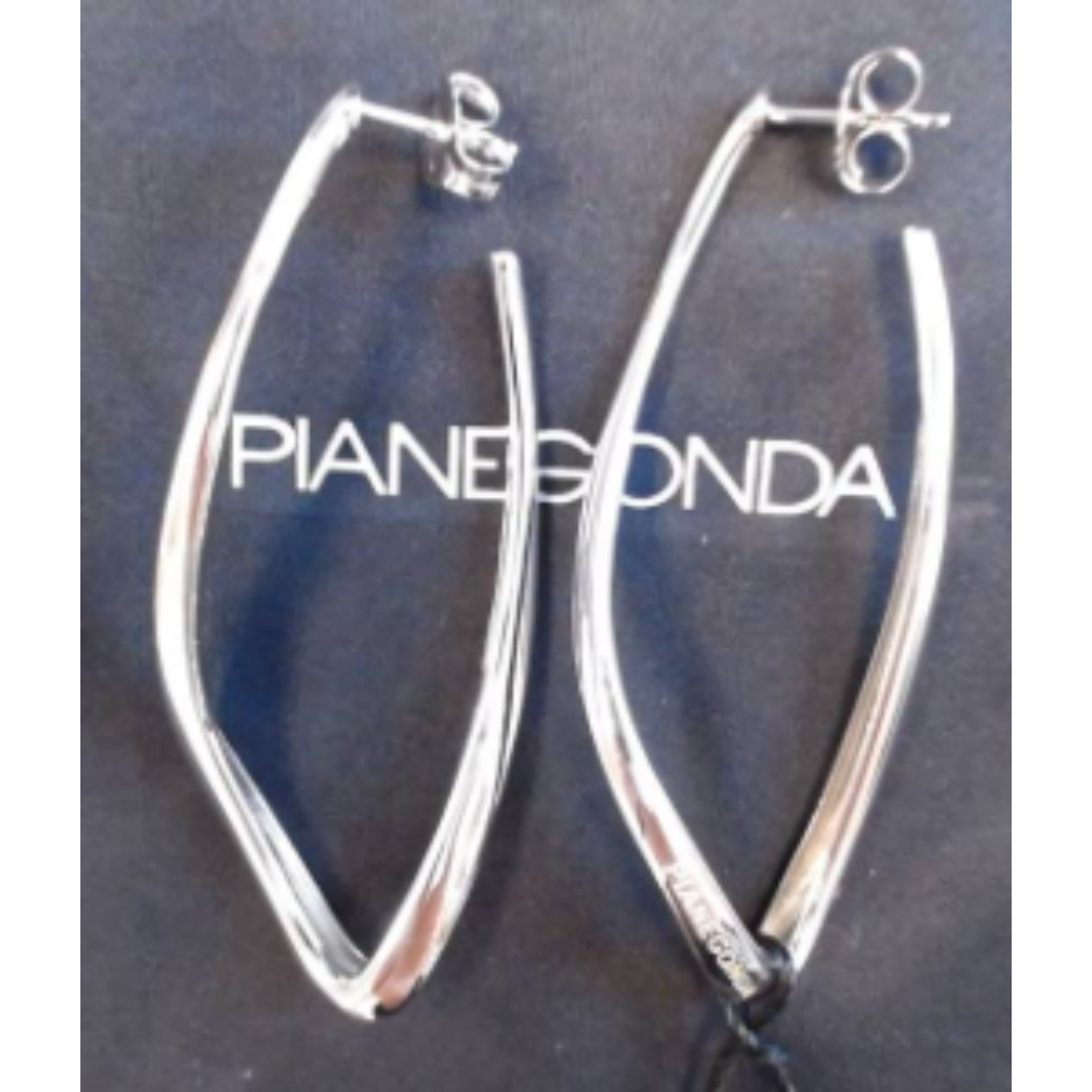 Pianegonda oorhangers PCNE01