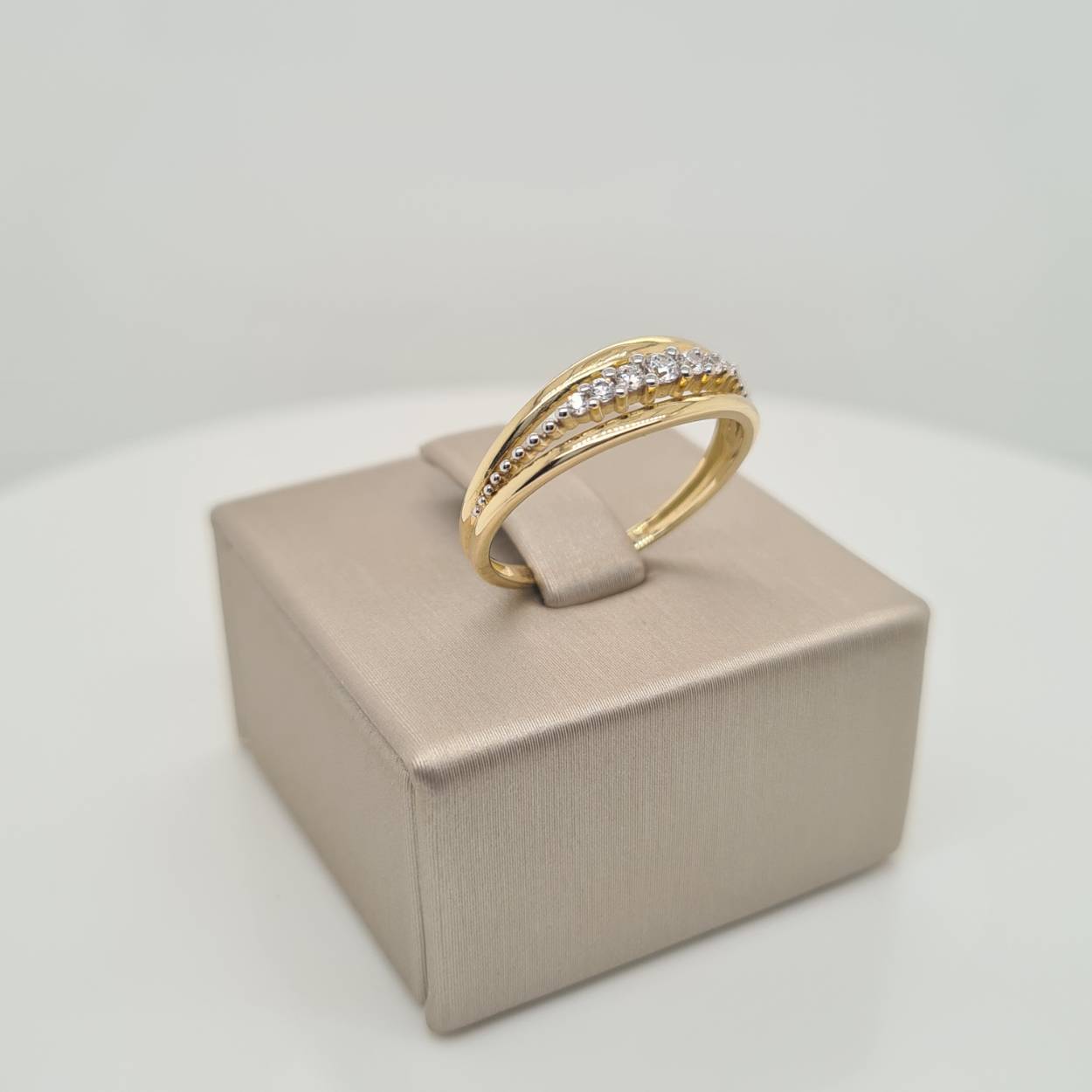 14krt gouden ring met zirkonia