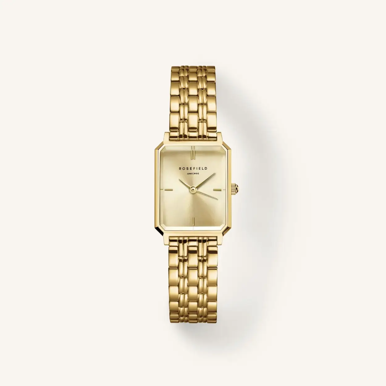 De Octagon XS past perfect om de smallere pols. Het 24mm achthoekige horloge heeft een moderne uitstraling, met klassieke details zoals 3D-facet glas en een elegante 5-link horlogeband van verguld roestvrij staal.