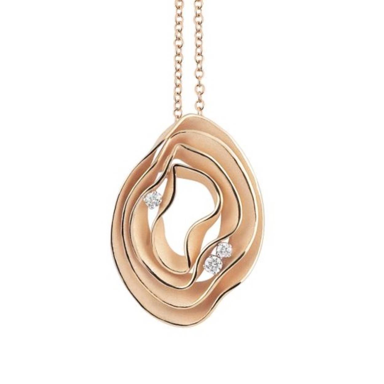 18krt gouden collier met diamant 0,17crt uit de Dune Collectie van AnnaMaria Cammilli. De kleur van het collier is orange apricot, een zachte oranje kleur, zo delicaat als de kleur van een abrikoos. Voor een verfijnde  impact op de huid.

Referentienummer: GPE2444J