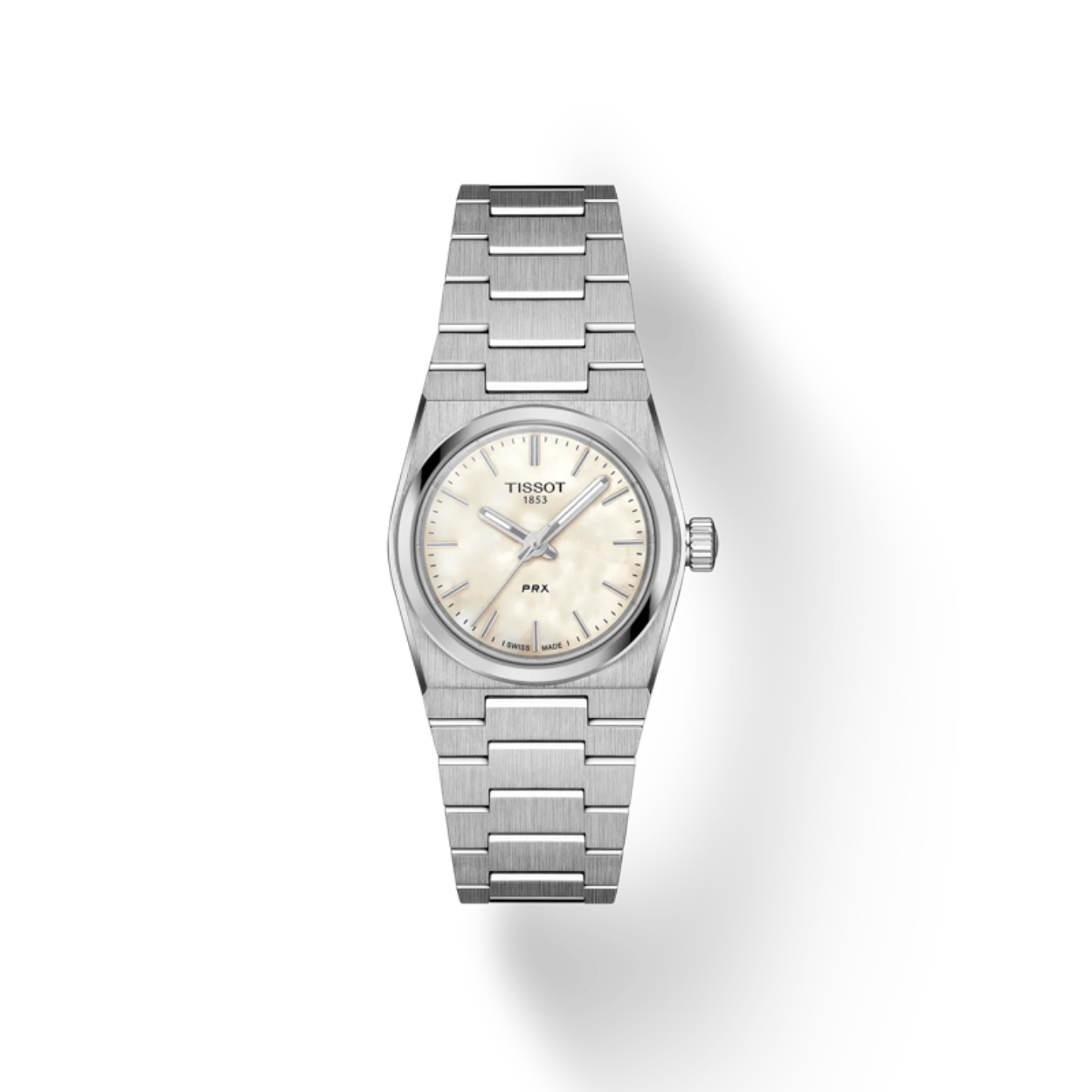 Dit Tissot horloge behoort tot de PRX collectie.
Referentienummer: T137.010.11.111.00

Dit Tissot horloge is uitgerust met een quartz kaliber 7 3/4''' uurwerk. Het horloge heeft een stalen kast en band en is getest op een waterdichtheid van 10 ATM / 100 M. De kast heeft een diameter van 25 MM. Het horloge heeft een witte parelmoer wijzerplaat en de wijzers zijn afgewerkt met witte Superluminova voor een betere leesbaarheid in het donker.

Een perfecte combinatie van 70's charme en verfijnd design, de nieuwe PRX 25mm is een veelzijdige uitschieter. Dit model is een ware weerspiegeling van vakmanschap en innovatie. Aangedreven door een betrouwbaar quartz uurwerk met een EOL-functie, biedt het het gemak van een op batterijen werkend horloge met minimaal onderhoud. Het horloge is voorzien van saffierglas, een 316L roestvrijstalen kast en waterbestendigheid tot 10 bar, wat duurzaamheid garandeert voor dagelijks gebruik. Het trendy modern-vintage esthetische design maakt het een opvallend accessoire, terwijl de hoogwaardige constructie garandeert dat het jarenlang zowel modieus als functioneel zal blijven.


