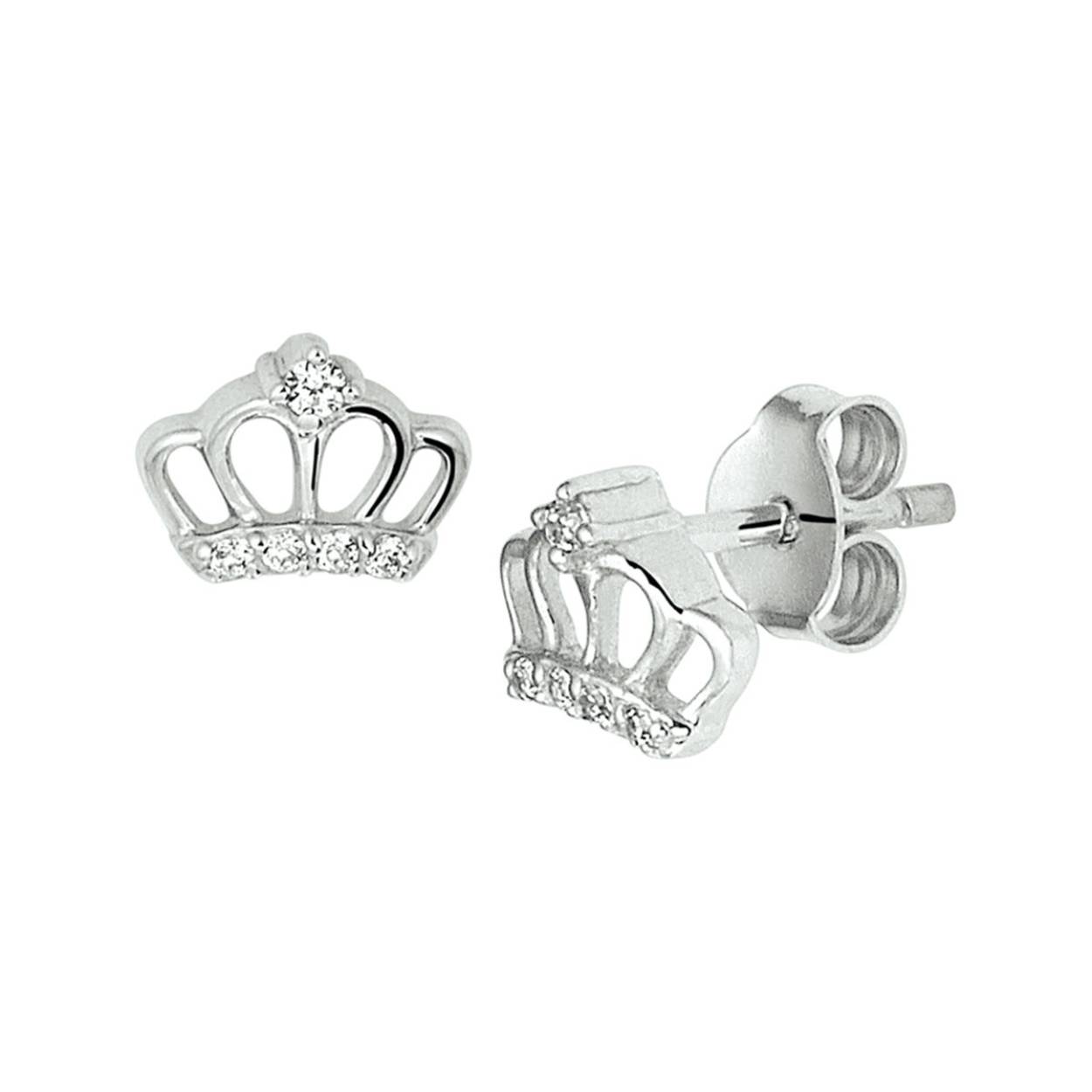 Schattige gerhodineerd zilveren oorknoppen in de vorm van een kroontje met een afmeting van 6.5x7.5mm. Uitgevoerd met schitterende zirkonia en een stevige poussette sluiting. Deze oorknoppen zijn perfect te combineren met bijpassende sieraden uit onze collectie. Tip: Leuk om kado te geven! Info: Gerhodineerd zilver is door de rhodiumlaag beter bestand tegen verkleuren en krassen.