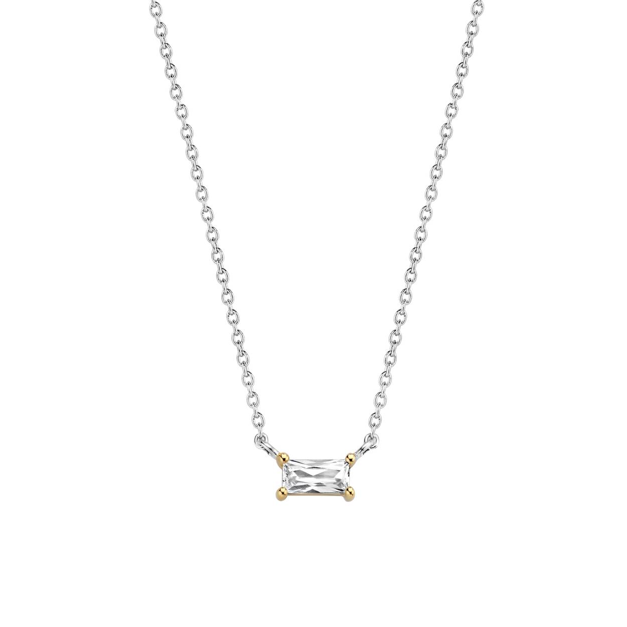Het pronkstuk van deze TI SENTO - Milano gold-plated zilveren ketting 3977ZY/42 is de baguette geslepen witte cubic zirconia steen omhuld door een vergulde prong zetting. De ketting is vervaardigd uit 925 sterling zilver.