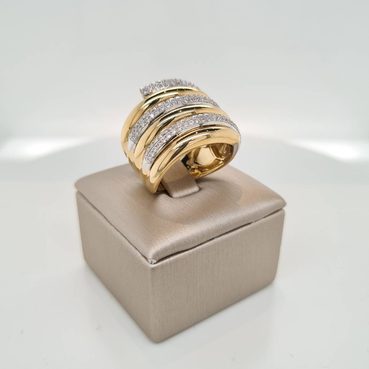 14KRT gouden ring met diamant