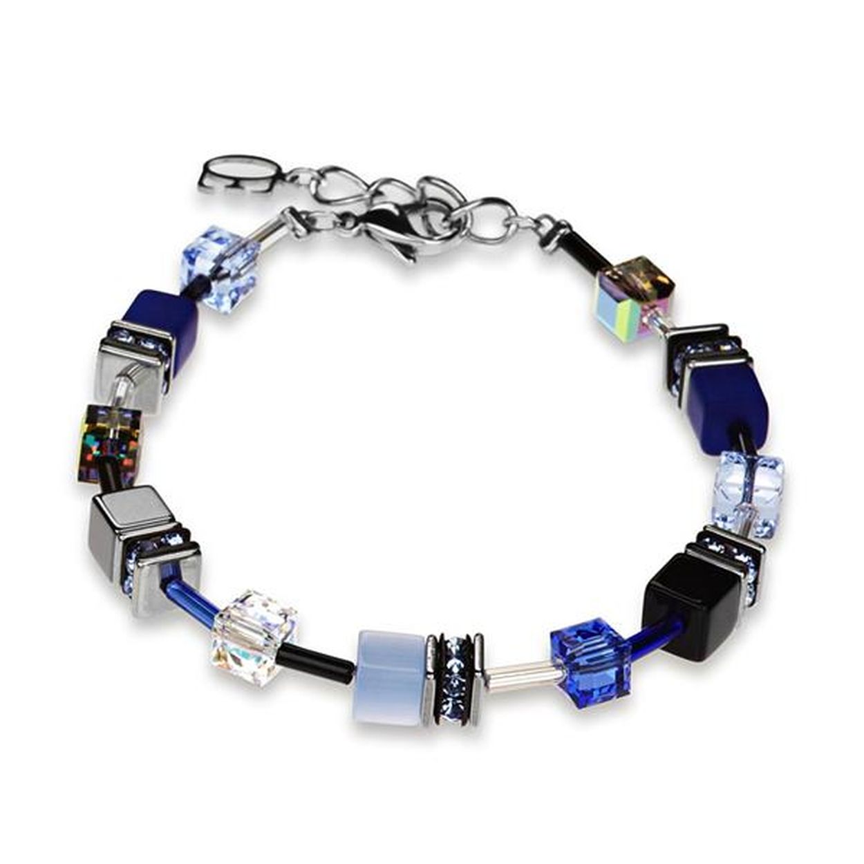 Voor elke gelegenheid, een handgemaakte armband uit de GeoCUBE® collectie.

Fabrikant: Coeur de Lion
Materiaal: synthetisch tijgeroog, Swarovski®-kristallen, glas, polaris, strass rondel, roestvrij staal
Lengte: 19 cm + 3 cm verlengketting
Sluiting: karabijnhaak van roestvrij staal