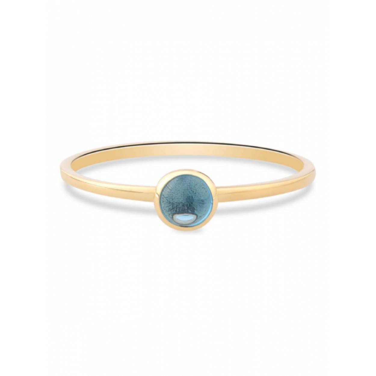 Dit is een ring van het merk Swing Jewels. De kleur van het sieraad is geelgoud. Dit sieraad bevat de edelsteen: zirconia. De kleur van deze edelsteen is: lichtblauw.