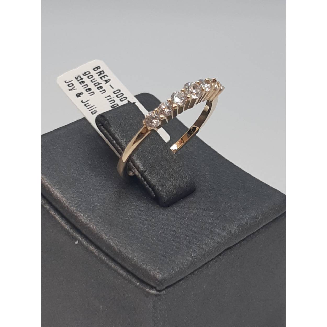 gouden ring
14kt met stenen 