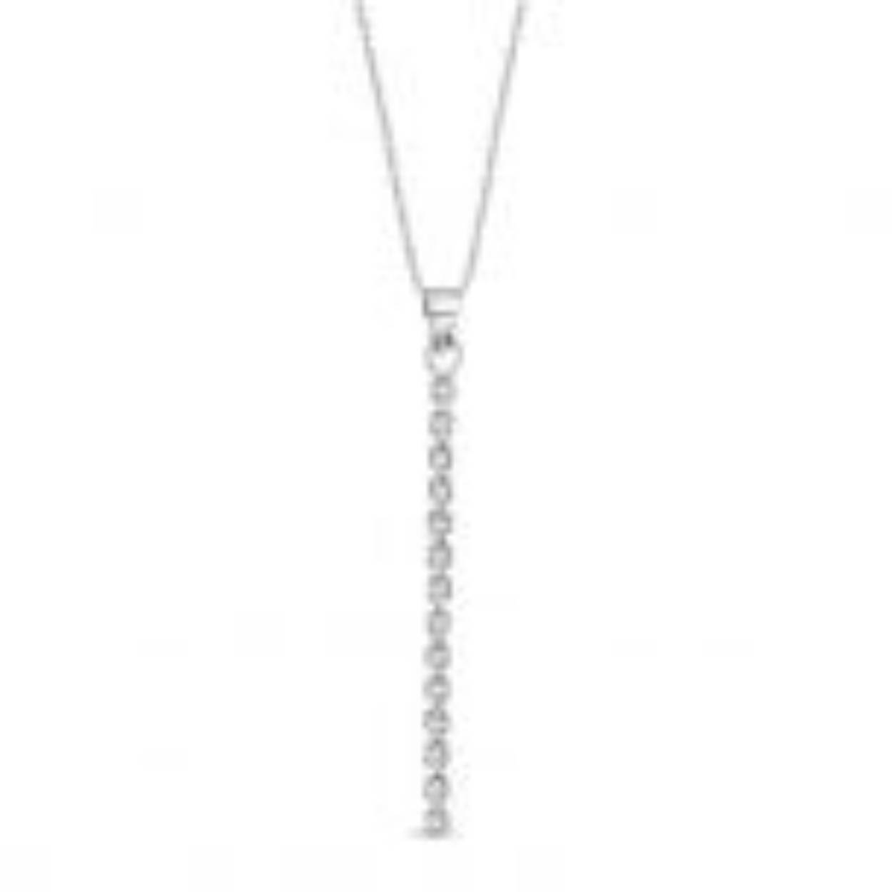 Zilveren ketting van Spark met een smalle, lange hanger bezet met een rij transparante Swarovski Crystallen met een zilveren hangoog. De hanger is 4,9 cm lang. Het collier is te dragen van 42 tot 47 cm lang.

Leuk om te combineren met de Bracelet en Earrings om het helemaal af te maken!

*Spark zilveren Bracelet Brillante BCC200C.
*Spark zilveren Earrings Brillante KCC200C.