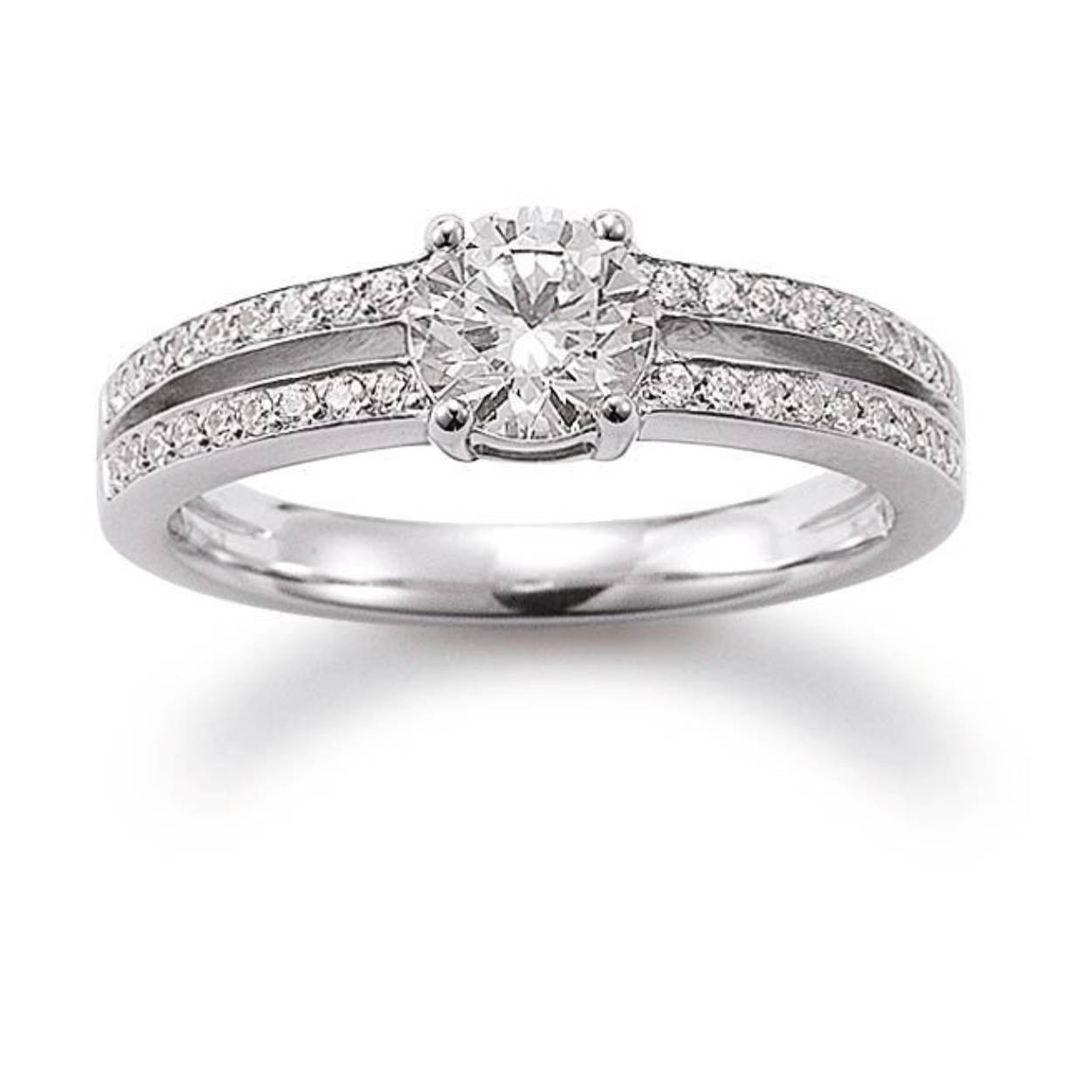 Deze prachtige ring van Viventy is bezet met zirkonia. De maat van de ring is 54. 