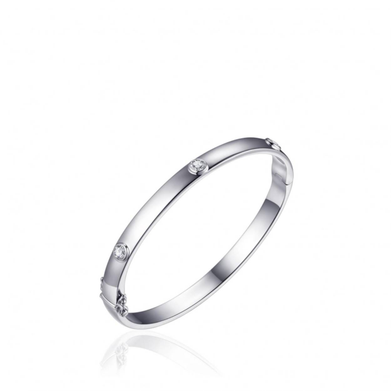 Deze mooie Zilveren vlakke armband met zirkonia's in kastzetting is beschikbaar in de maat 60mm.

Beschikt over scharnier en veiligheidssluiting.