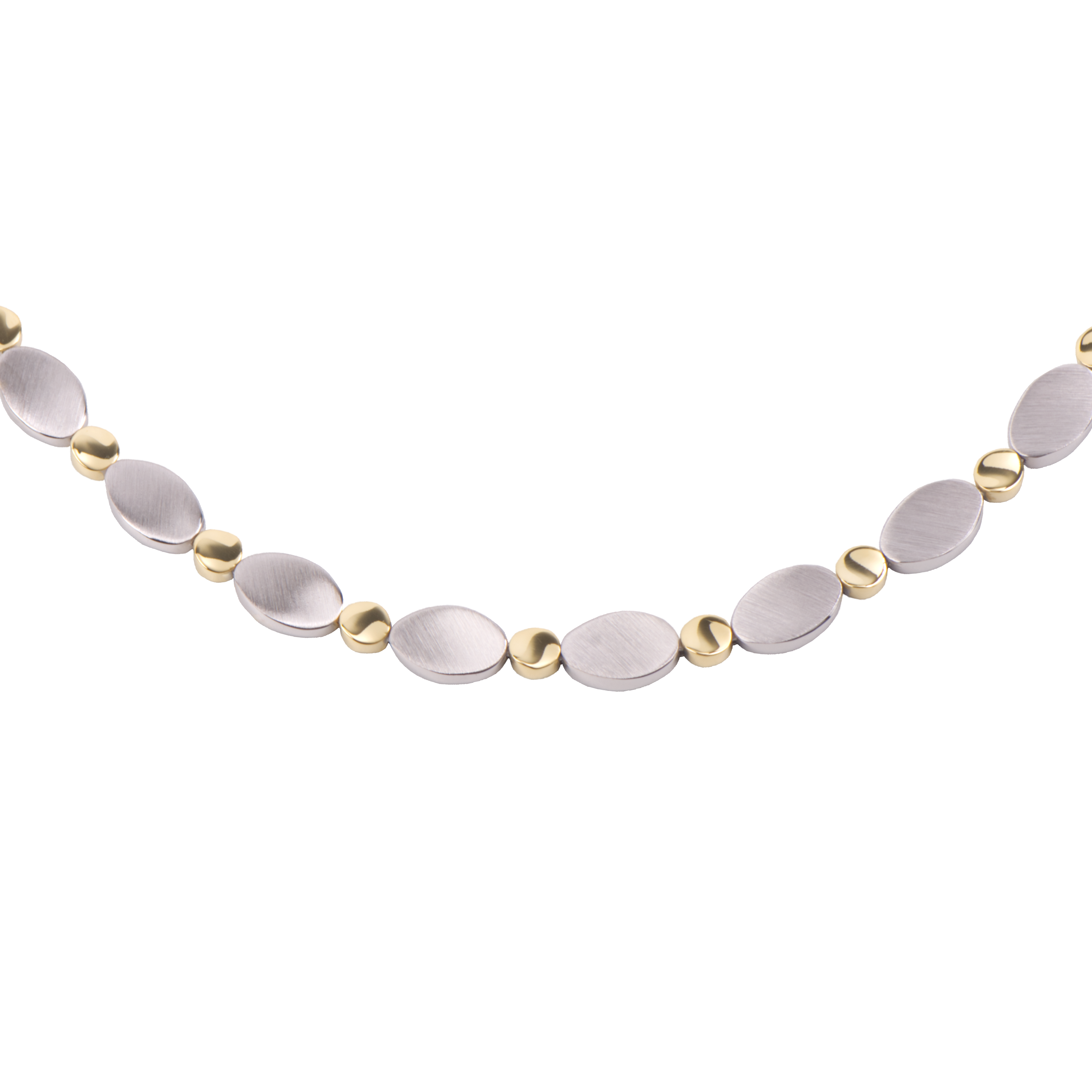 Dit collier is gemaakt van 925 zilver. Het collier is gedeeltelijk gematteerd en gedeeltelijk glad gepolijst, de combinatie van mat/ glans geeft dit collier een erg mooie uitstraling. De glanzende schakels zijn zilver verguld (goudkleur). Ook heeft het collier een stevig karabijnslot.