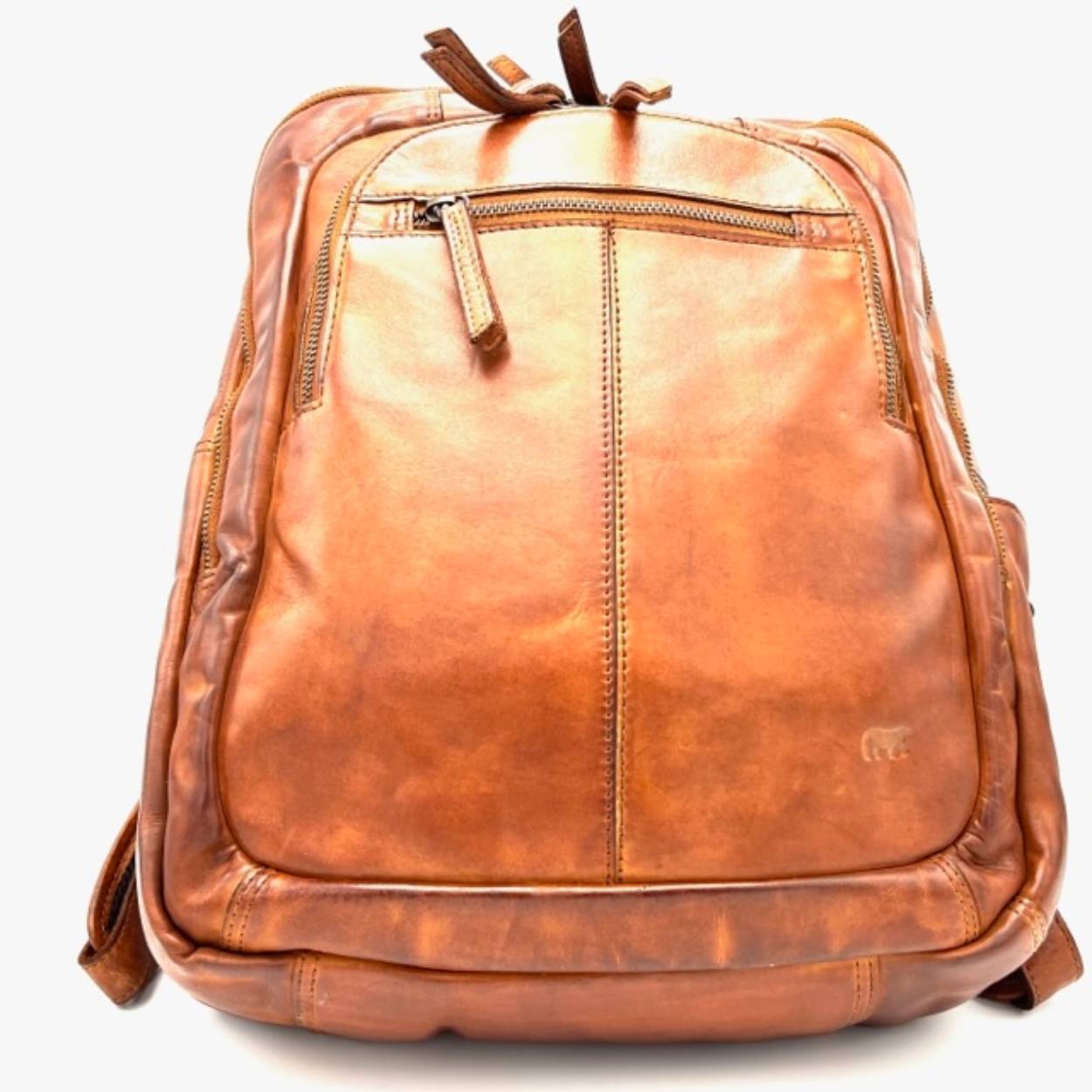 Ruime lederen rugtas geschikt om een laptop van 15. inch in op te bergen.

Afmetingen:
Hoogte 37cm x breed 30cm x diep 10cm