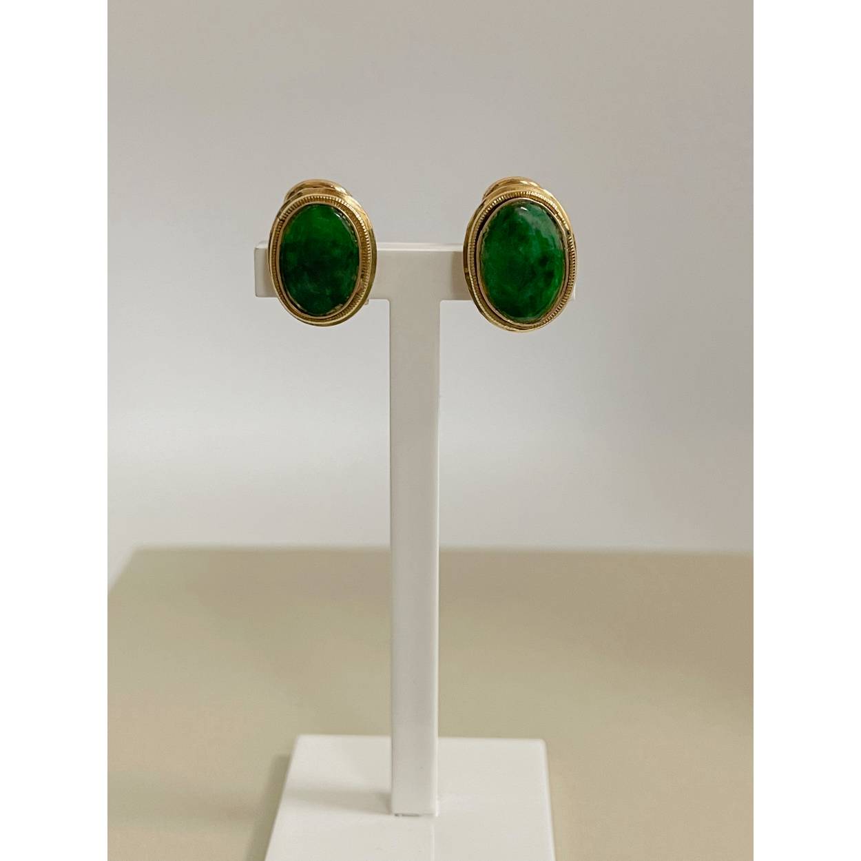 VINTAGE geelgouden oorclip / jade