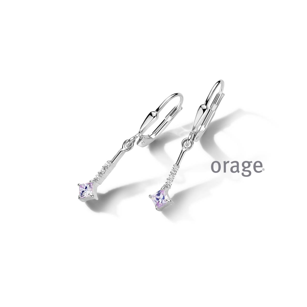 Zilveren oorhangers van Orage met paarse en witte zirkonium
Bijhorende ring en ketting met hanger ook verkrijgbaar van deze set