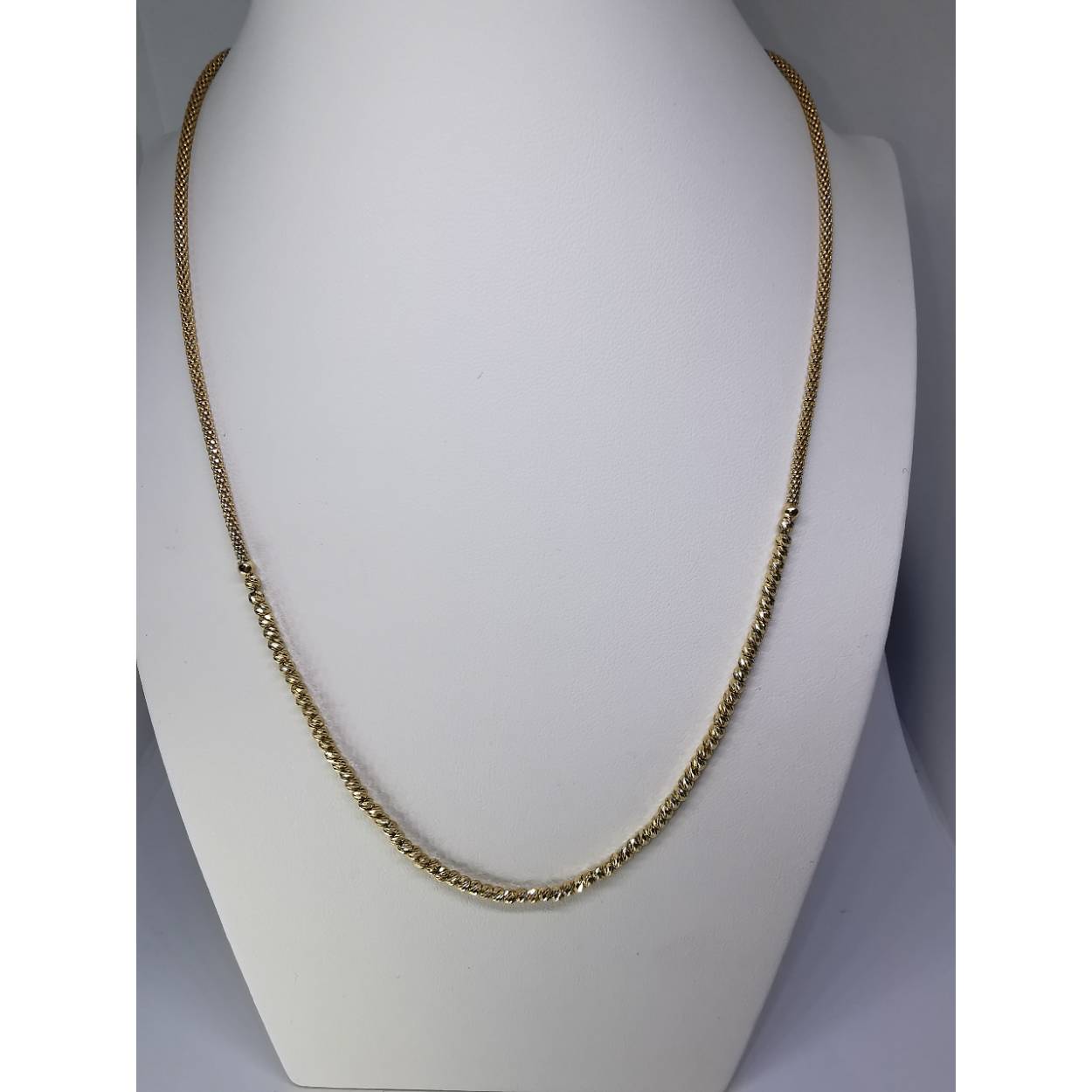 14 karaat geel gouden collier. Half popcorn schakel half doreka kralen.

7.2 gram
45-50 cm lang (verstelbaar)