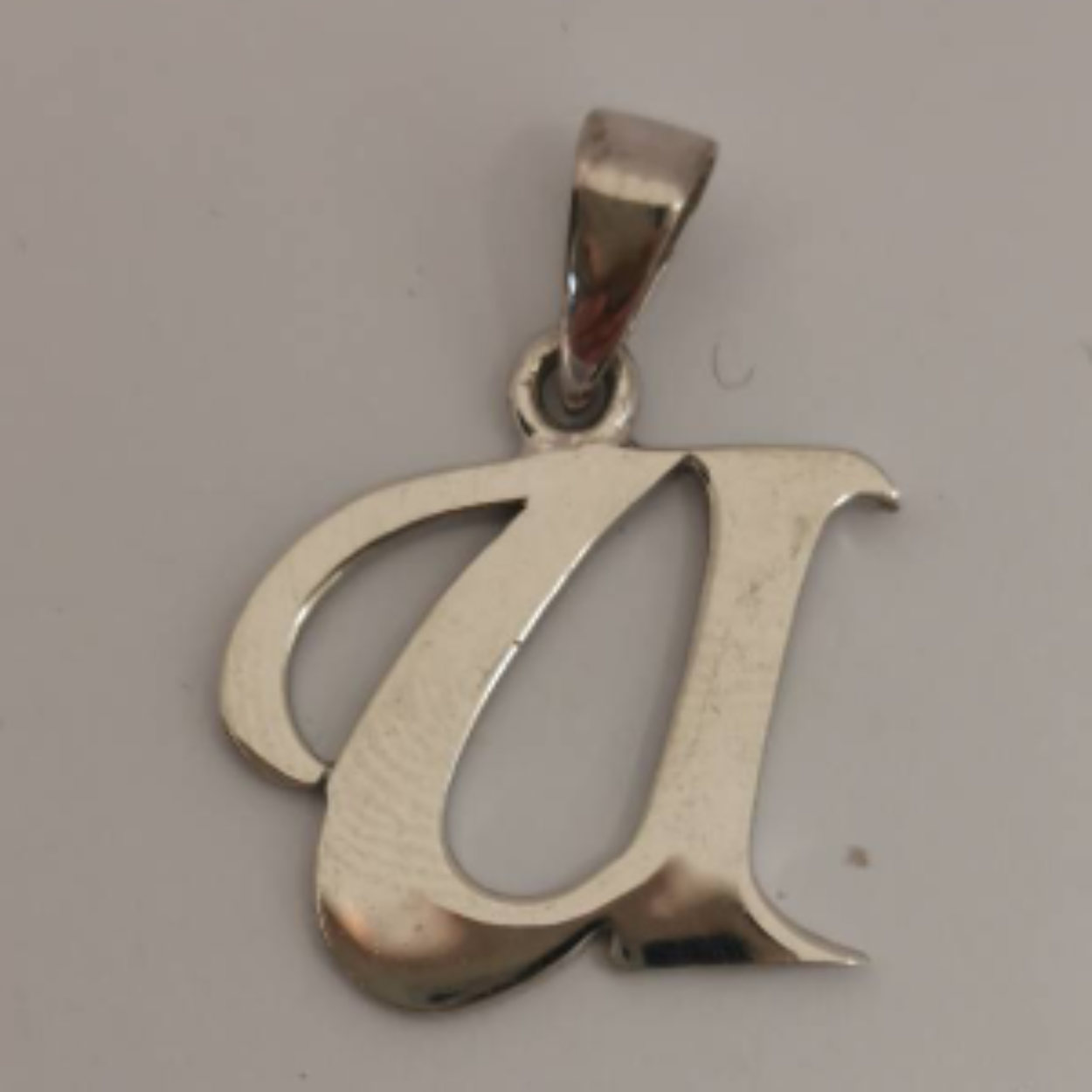Zilveren hanger letter U 