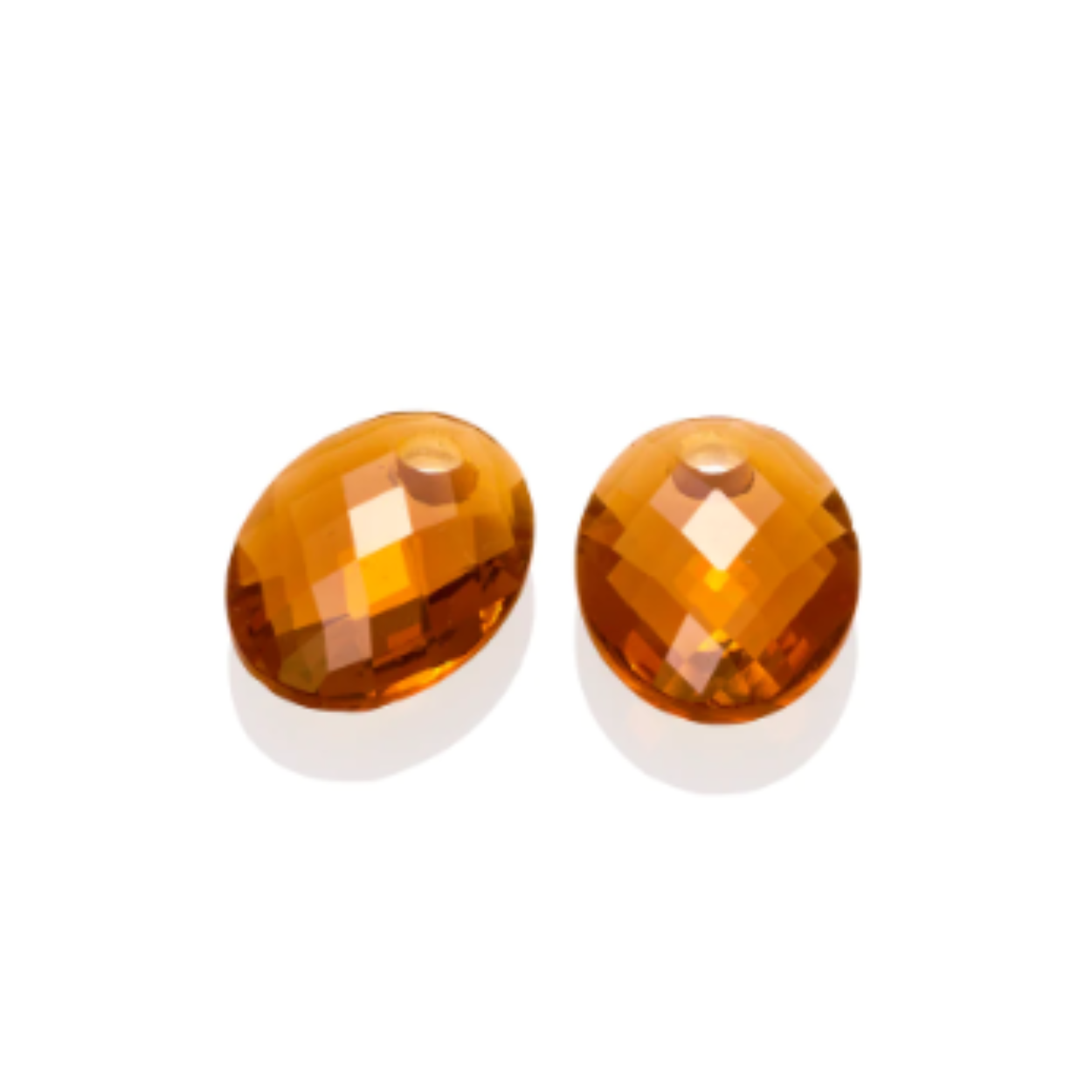 De Medium Oval oorbellen zijn gemaakt van echte Citrine Quartz edelstenen in een prachtige ovale vorm. Onze edelstenen worden met de hand vervaardigd en daarom is elke set oorbel edelstenen uniek