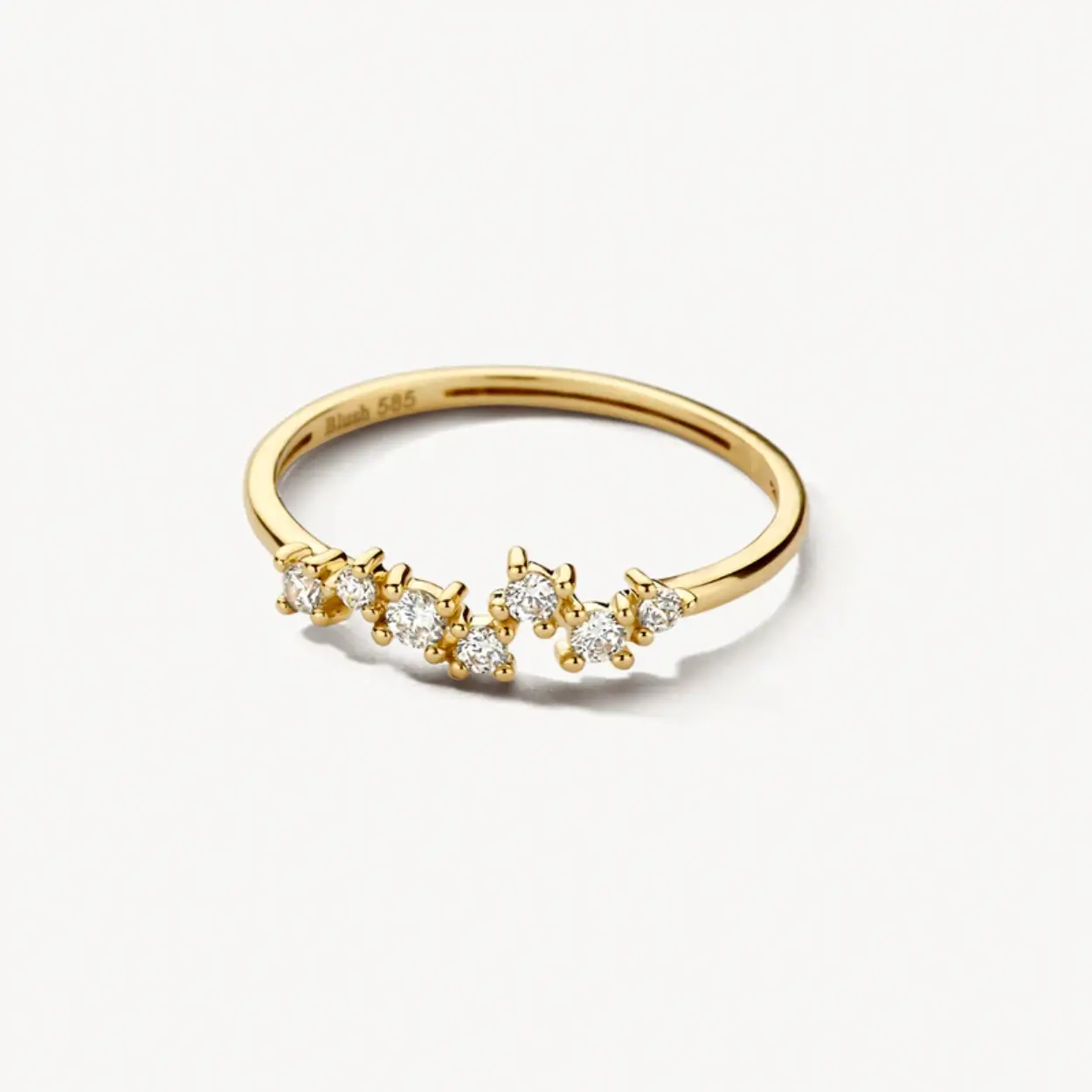 Ring met speels gezette zirconia's