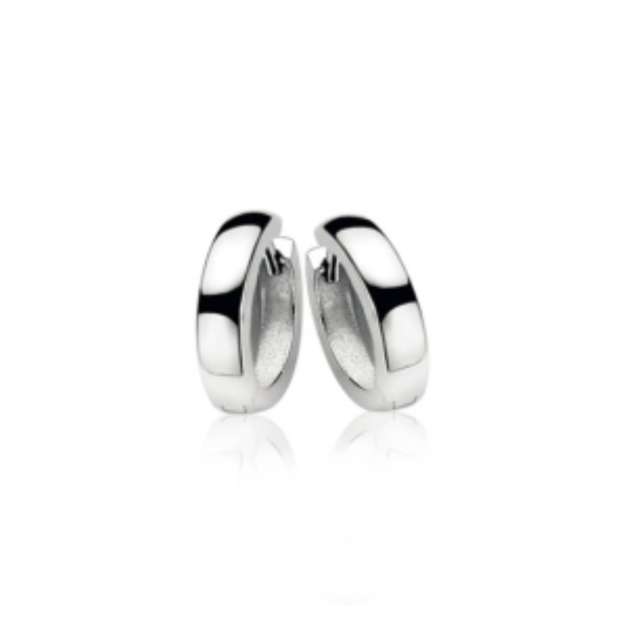ZINZI zilveren creolen met luxe scharniersluiting. De creolen zijn 12mm x 3mm groot. Ideaal te combineren met Zinzi creoolhangers. De creolen zijn vervaardigd van eerste gehalte zilver (925) en voorzien van een rodiumlaag voor een extra langdurige glans.