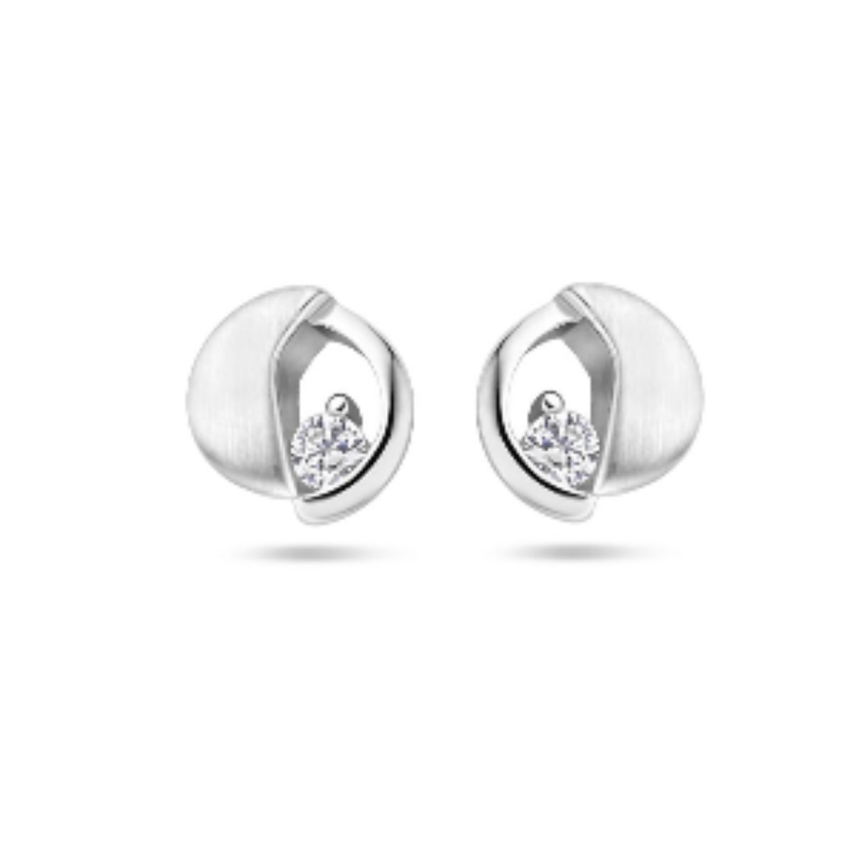 Gerhodineerd 925 zilveren oorknoppen uitgevoerd met zirkonia. De oorknoppen hebben een afmeting van 8x7.5mm.