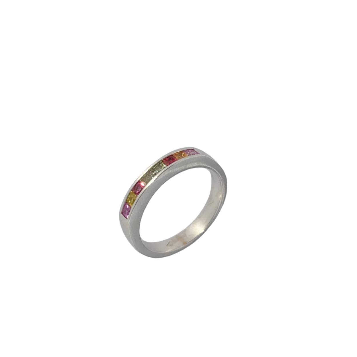 Wit gouden ring 18 karaat + saffier