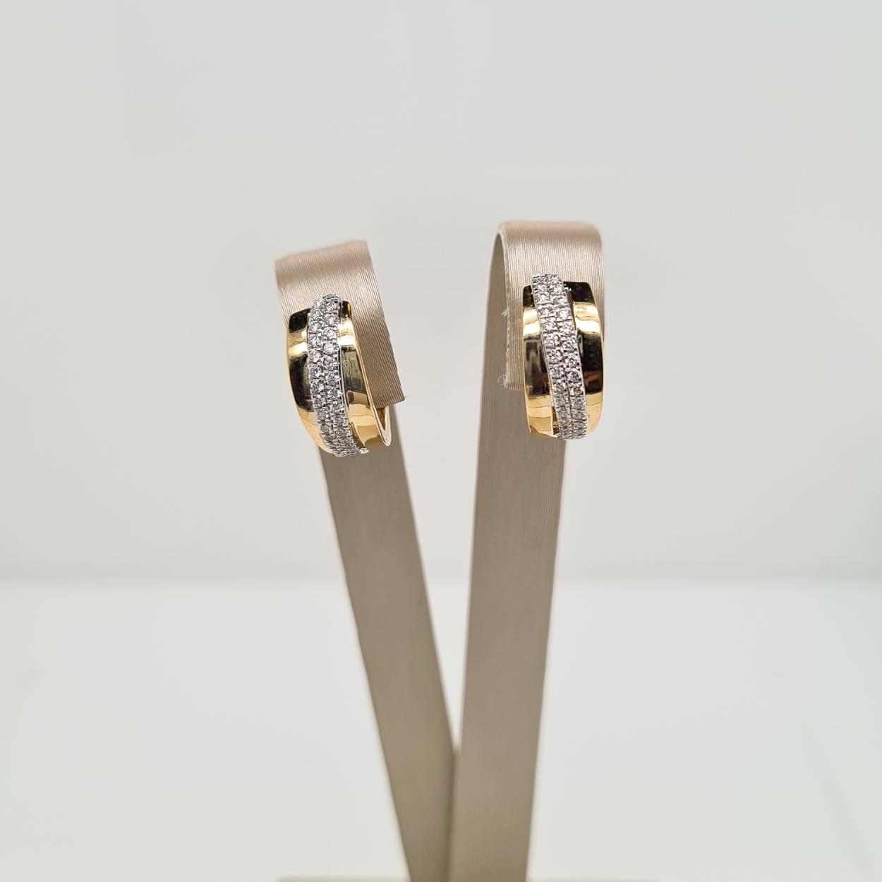 14krt gouden oorsieraden met diamant