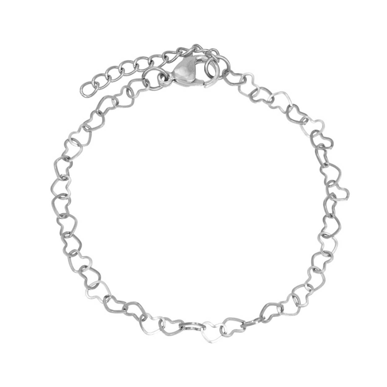 De iXXXi armband Hearts is gemaakt van stainless steel. De bracelet bestaat uit een schakel gemaakt van hartjes. De zilveren iXXXi armband Hearts heeft een lengte van 17 - 20 centimeter. Mix en match met meerdere zilveren iXXXi armbanden uit onze collectie en maak zo jouw 'armparty' compleet.
