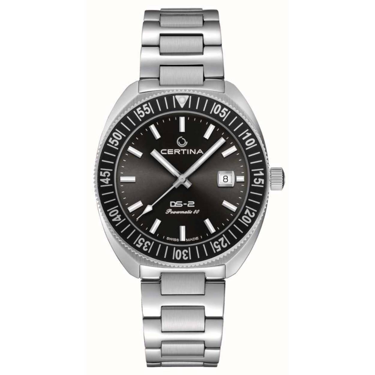 Dit Certina DS2 Turning Bezel horloge C0246071108102 is een stijlvolle tijdreiziger. Het DS-2 model van Certina gaat al enkele jaren mee. Hoewel het historisch model uit de jaren 60 al enkele transformaties onderging op gebied van kleuren, speciale edities en steeds innoverende horlogetechnologie blijft Certina de DS-2 met iconische tonvormige kast steeds heruitvinden. 
