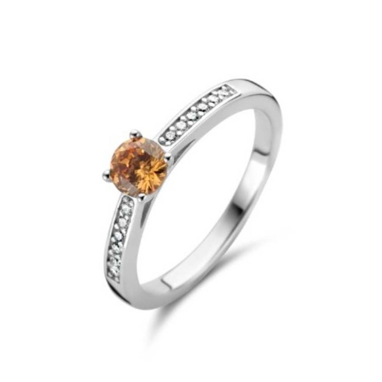 629.806A in maat 56
Zilveren ring met zirkonia.
