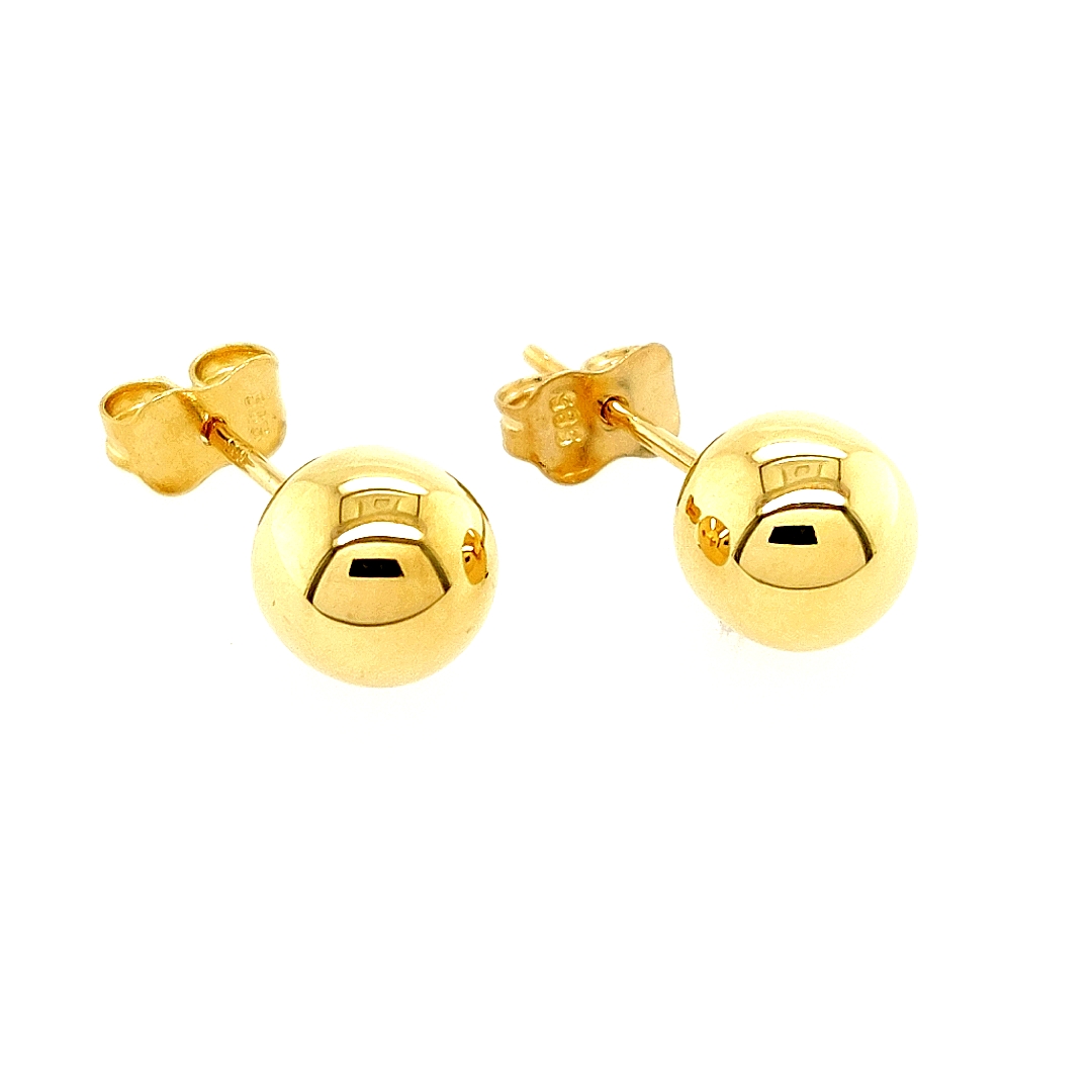 Deze geel gouden oorstekers zijn gemaakt van 14-karaats goud. Bolletjes oorstekers zijn tijdloos en een must have voor elke oorsieraden collectie.