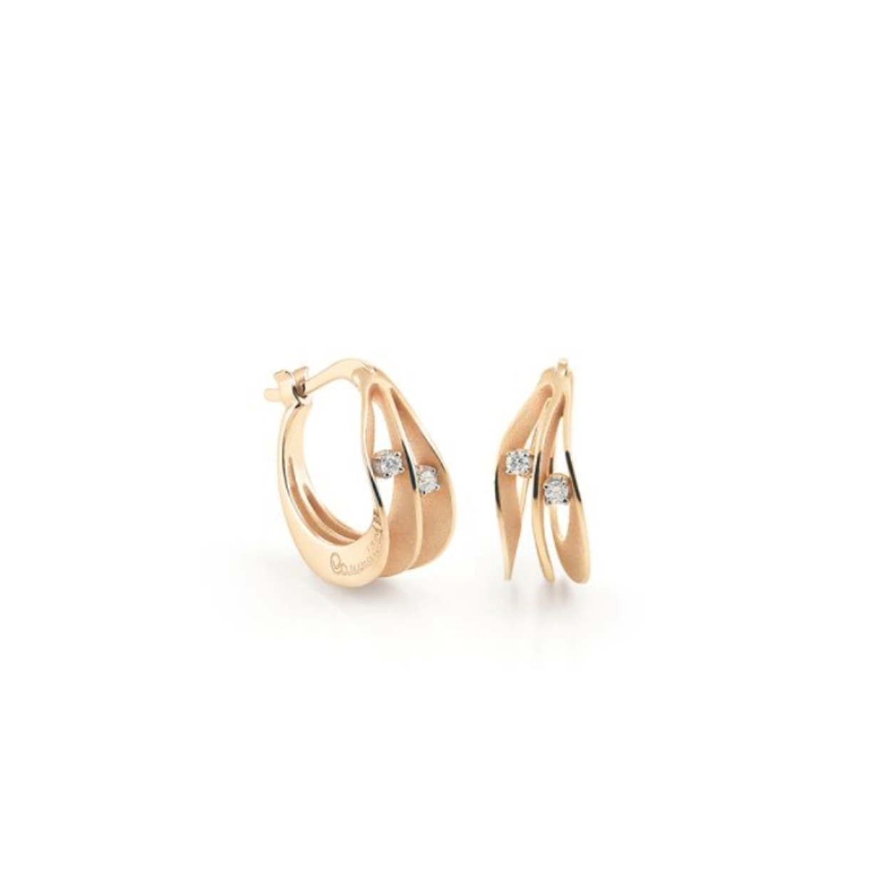 18krt rose gouden oorsieraden met 4 diamanten 0,08crt uit de Dune Collectie van Annamaria Cammilli. De kleur van de oorsieraden is een zachte oranje kleur, zo delicaat als de kleur van een abrikoos. Voor een verfijnde impact op de huid.

Referentienummer: GOR3665J
