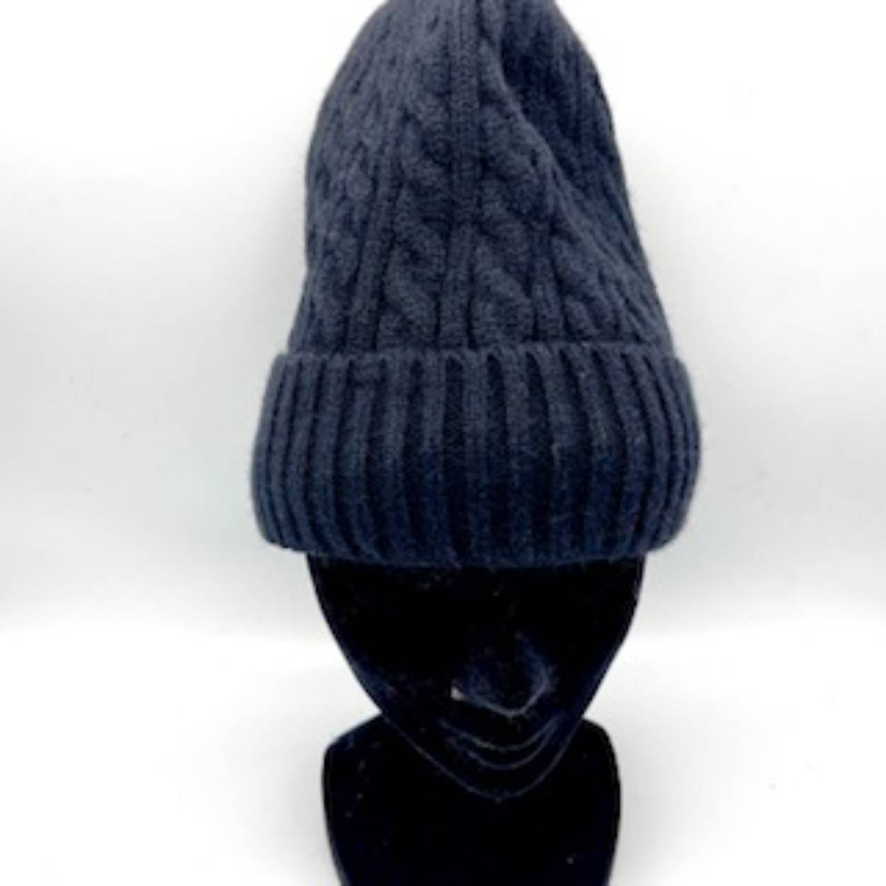 Warme muts gemaakt van 20% wol en 80% viscose.