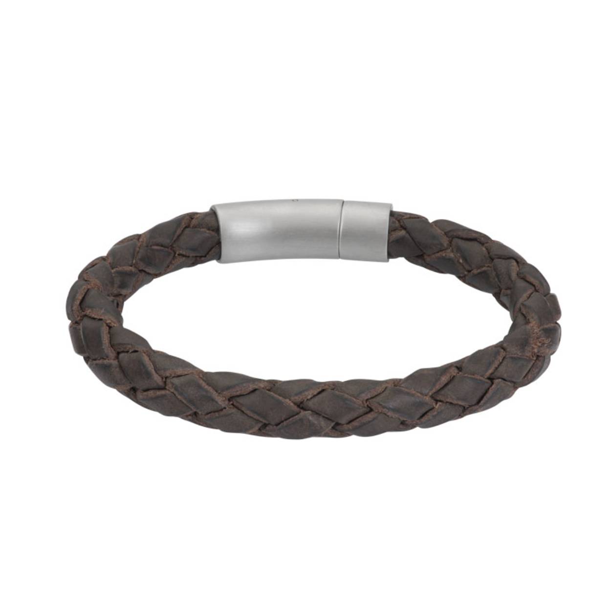 De iXXXi MEN armband Riff is een handgemaakte leren armband. De bracelet bestaat uit een rond gevlochten design met bruinkleurige, leren banden. Armband Riff is voorzien van een ronde, mat zilverkleurige sluiting gemaakt van stainless steel. De iXXXi heren armband Riff is verkrijgbaar in de maten 19, 20 en 21. Mix en match met verschillende armbanden uit de iXXXi MEN collectie en maak zo jouw look compleet!