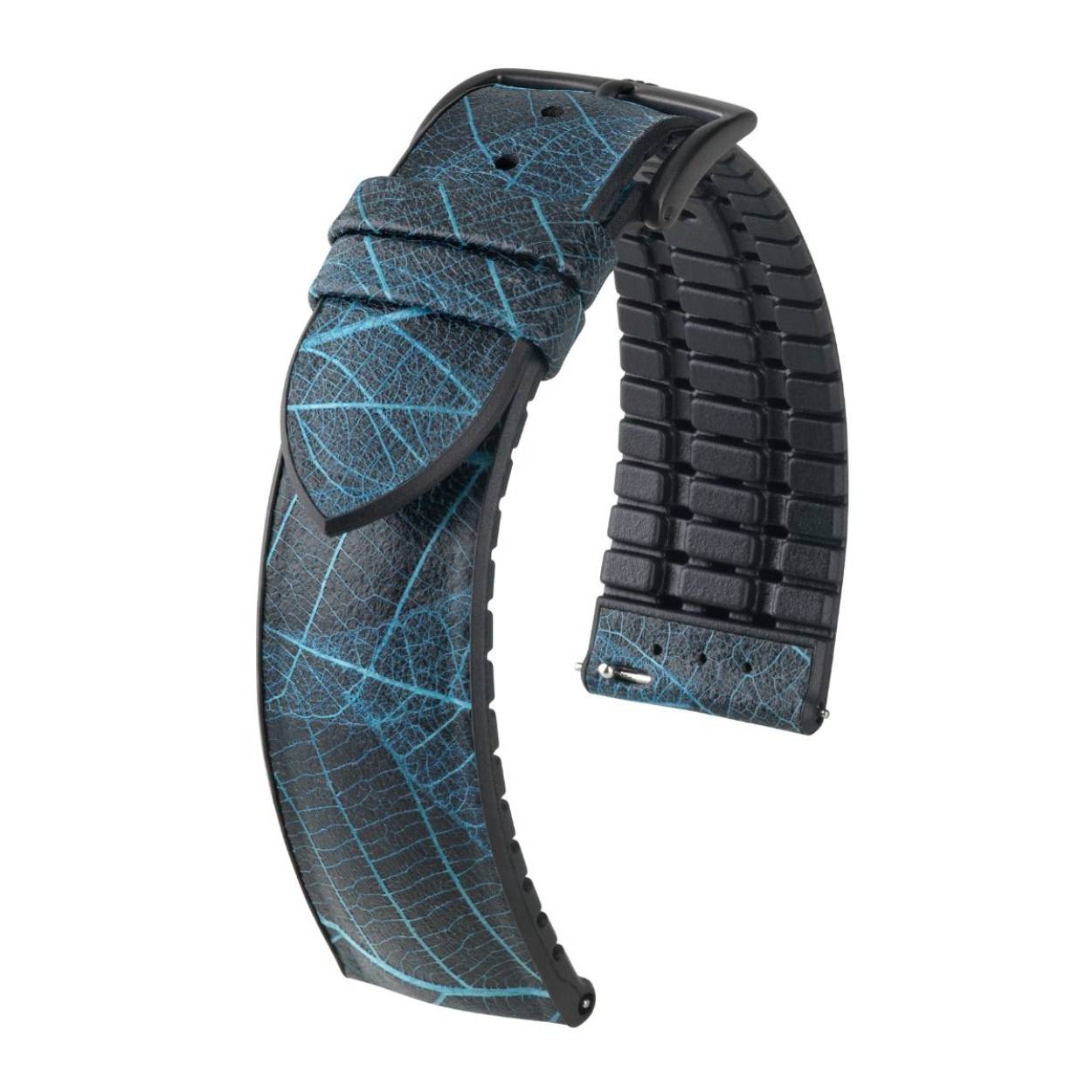 De natuur als inspiratie: Met onze armband LEAF kun je nu echte bladeren om je pols dragen. Deze armband maakt deel uit van onze nieuwe HIRSCH Nature-collectie - ons diervrije assortiment van hernieuwbare, natuurlijke materialen. En dankzij ons HIRSCH Premium Caoutchouc voeringmateriaal is deze armband extreem duurzaam, waterbestendig en daarom de perfecte match voor je smartwatch.

Diervrij
Gemaakt van geverfde bladeren
Verkrijgbaar in 4 verschillende kleuren
Met een gekleurde HIRSCH Premium Caoutchouc kern
Makkelijk te verwisselen door het HIRSCH Quick-Release System
Ons innovatieve productassortiment „LEAF“ maakt deel uit van onze nieuwe HIRSCH Nature Collection. Daarom heeft HIRSCH een gloednieuw in-house meerlaags proces ontwikkeld. De bladeren worden afzonderlijk geverfd en in een uitgebreid fabricageproces op een materiële drager van de armband aangebracht.

De overlappende bladeren zien er bij elke armband anders uit en daarom is elke armband uniek. Onze armband LEAF is verkrijgbaar in groen (lenteblad) en bruin (herfstblad).

LEAF past perfect bij zowel klassieke als slimme horloges, zoals de Apple Watch. De Apple-Watch-Adapter, om de armband op uw Apple Watch te bevestigen