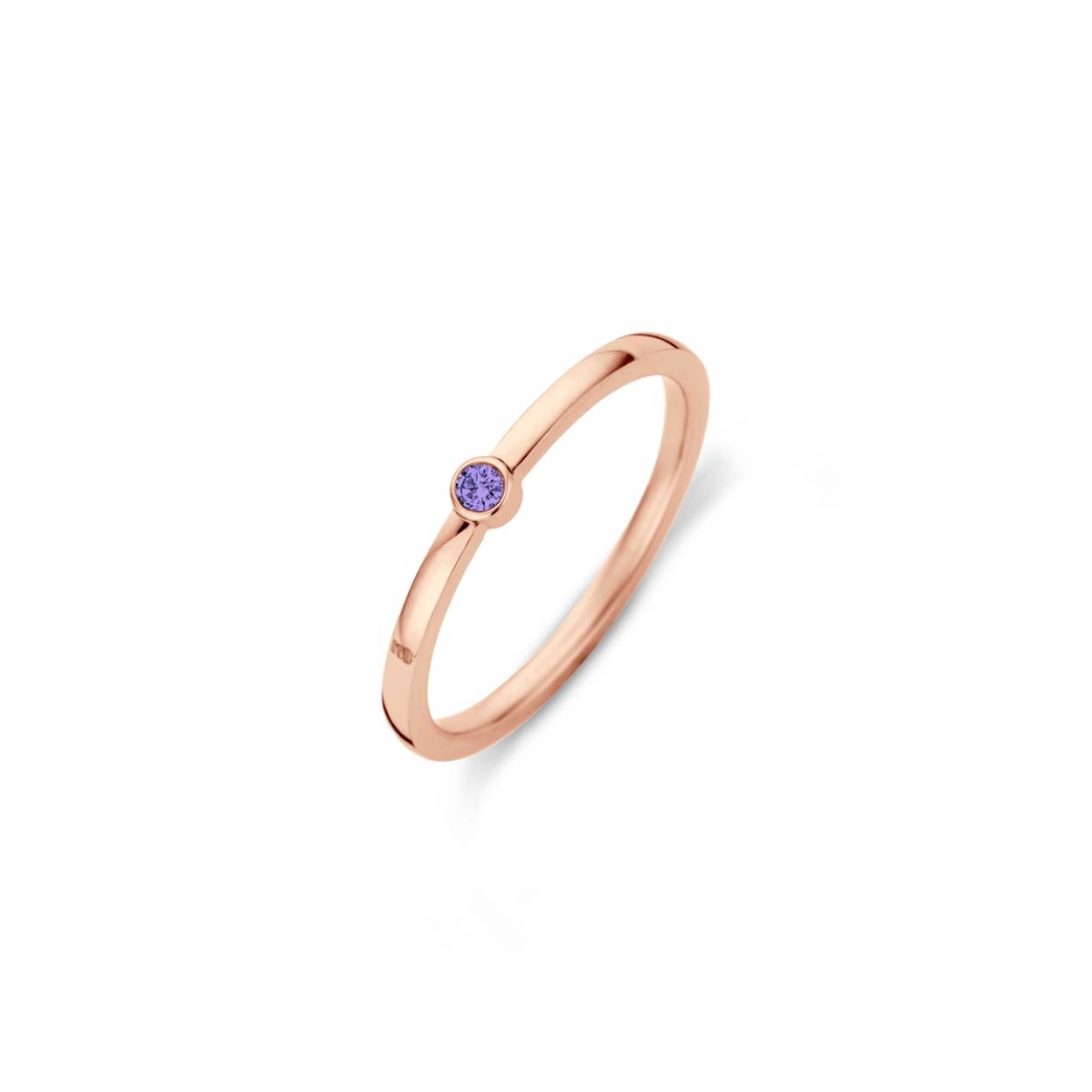 De Melano Friends Mini CZ ring is weer terug in vijf nieuwe najaarskleuren. De nieuwe kleurtjes van deze populaire ring zijn perfect te combineren met de nieuwe stenen uit de Twisted en Vivid collectie van dit seizoen. Draag hem als aanschuifring bij je andere favoriete Melano ringen en voeg net dat beetje extra glam toe. De Mini CZ ring is 3 mm breed en is verkrijgbaar in een zilver-, rose goud- of goudkleurige plating.