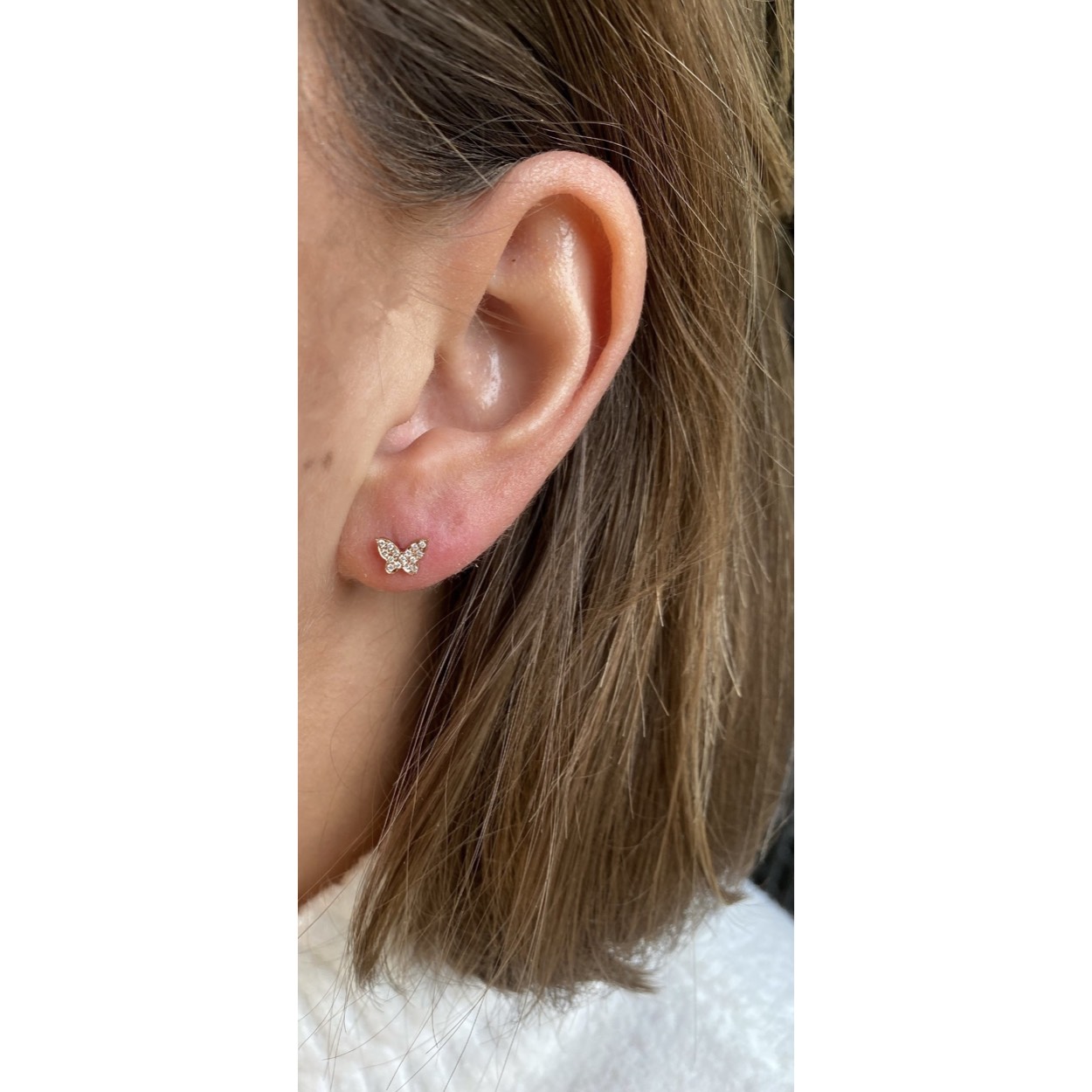 Met deze Butterfly Earring voeg je de perfecte oorbel toe aan jouw collectie sieraden. Alle sieraden van zijn 14 karaat goud en worden handgemaakt in Nederland.