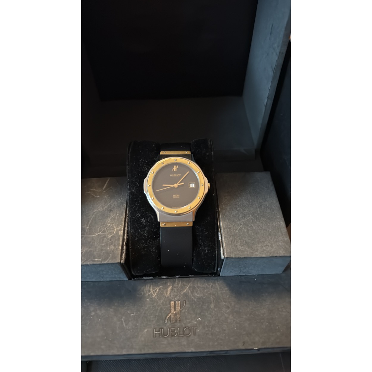 Pre-Owned Hublot Classic 
qaurtz 36mm staal/goud, gebruikt, met doos en service boekje.
